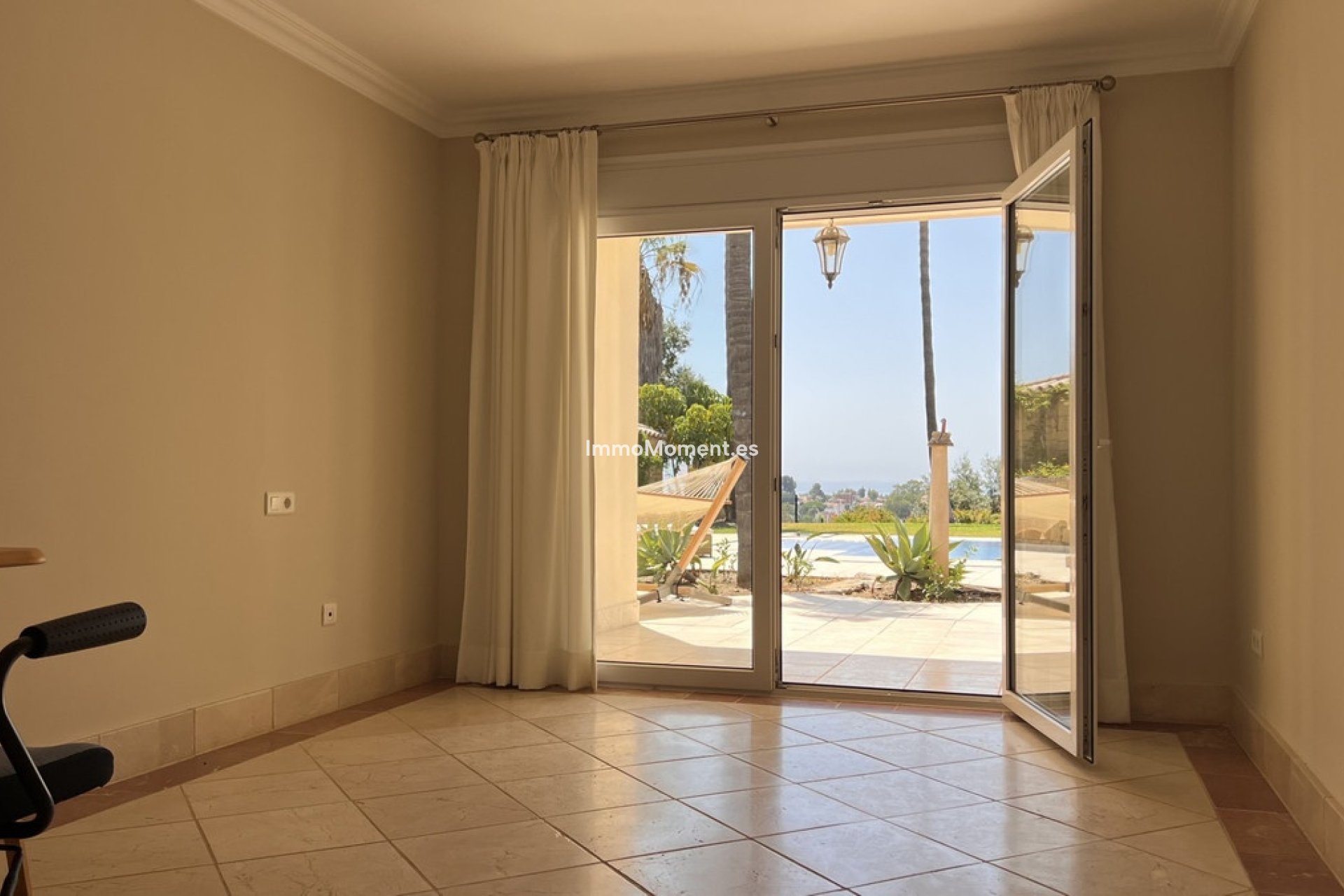 Wiederverkauf - Freistehende Villa - Estepona  - El Padron