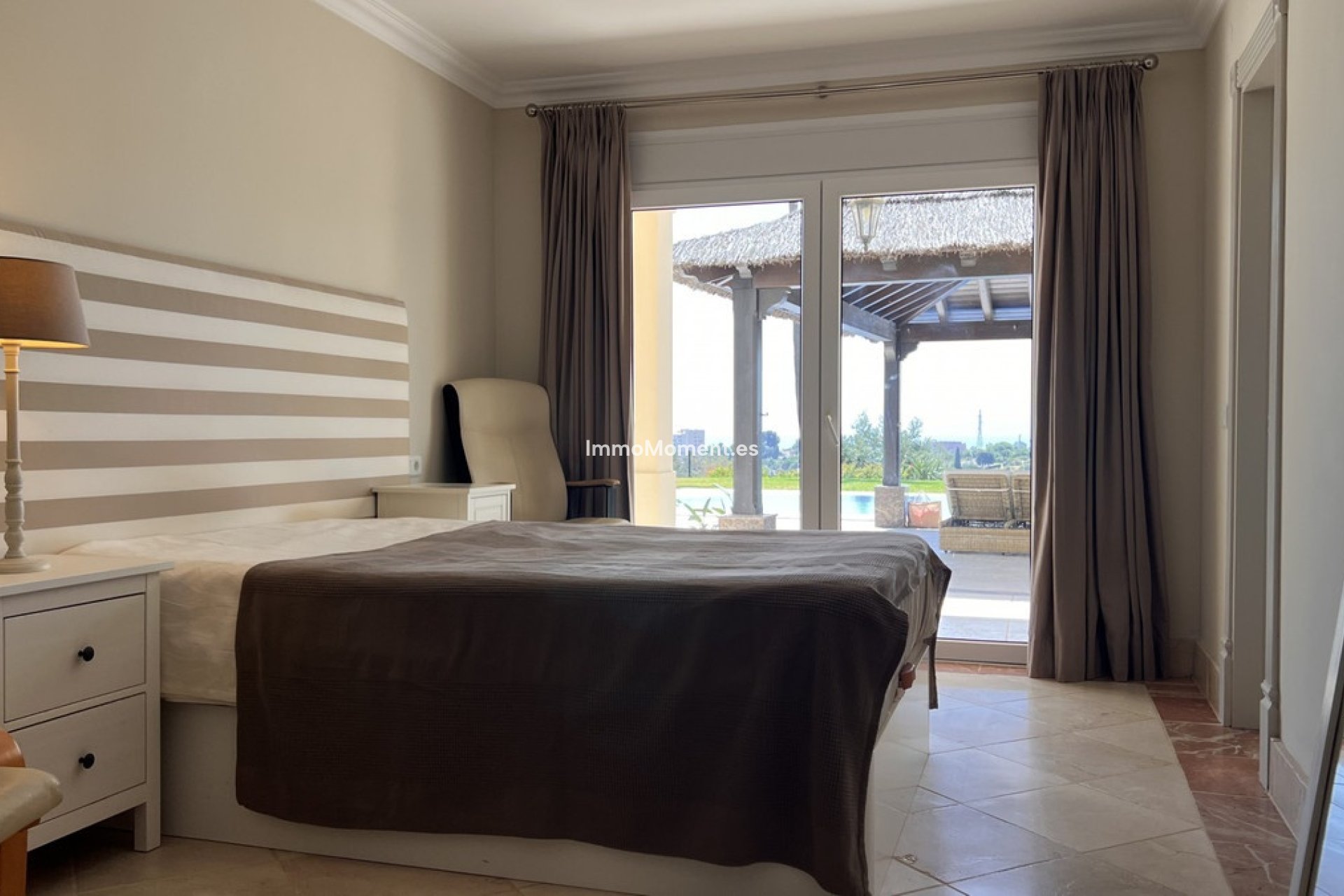 Wiederverkauf - Freistehende Villa - Estepona  - El Padron
