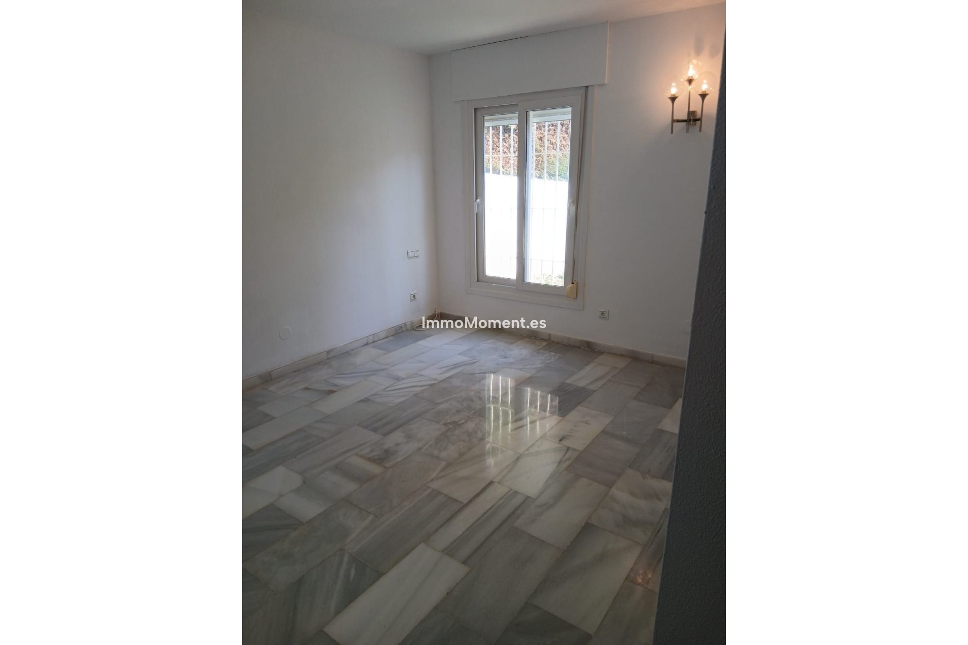 Wiederverkauf - Freistehende Villa - Estepona  - El Padron