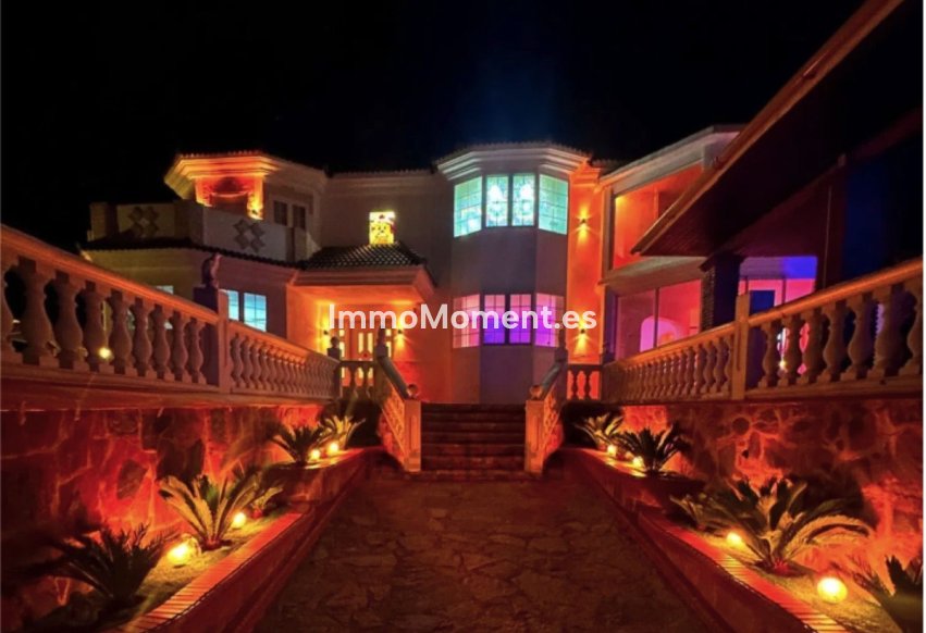 Wiederverkauf - Freistehende Villa - Estepona  - Estepona Centro