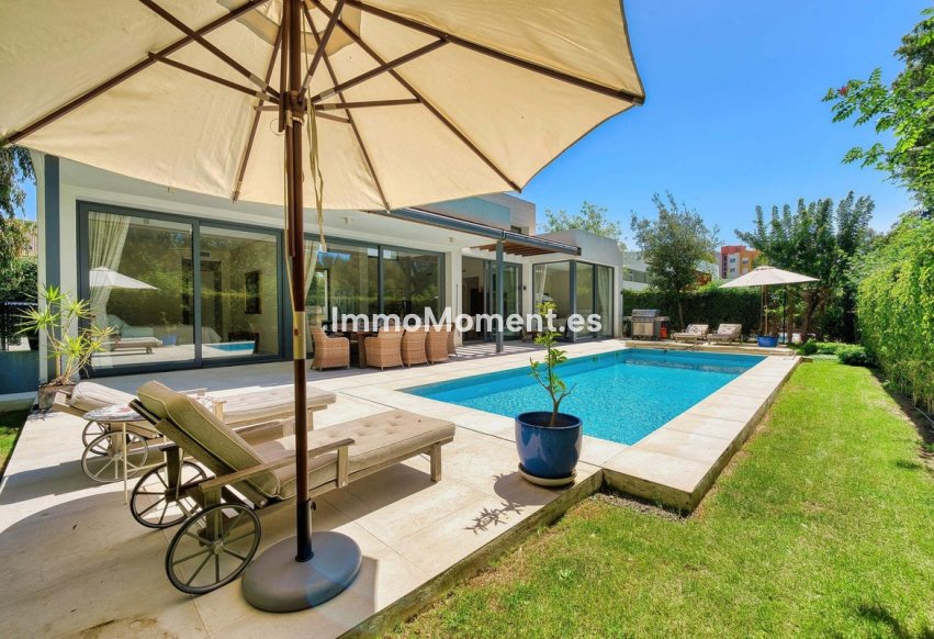 Wiederverkauf - Freistehende Villa - Estepona  - Estepona Centro