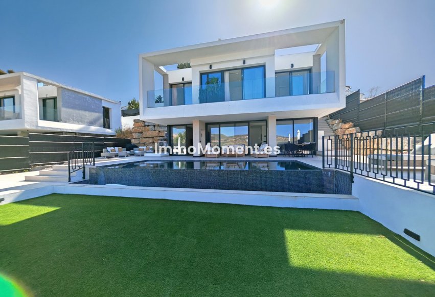Wiederverkauf - Freistehende Villa - Estepona  - Estepona Centro