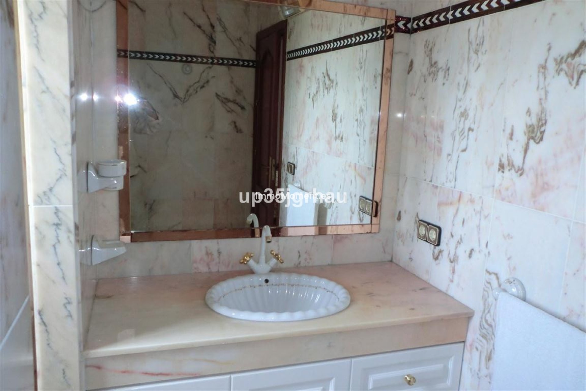 Wiederverkauf - Freistehende Villa - Estepona  - Estepona Centro