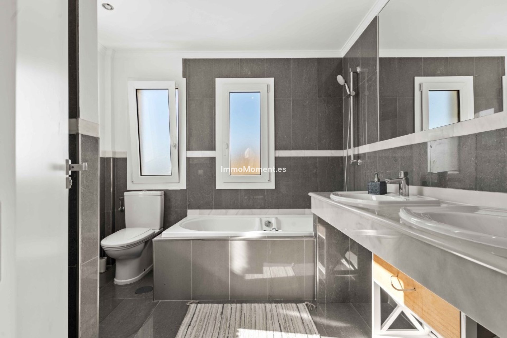 Wiederverkauf - Freistehende Villa - Estepona  - Estepona Centro