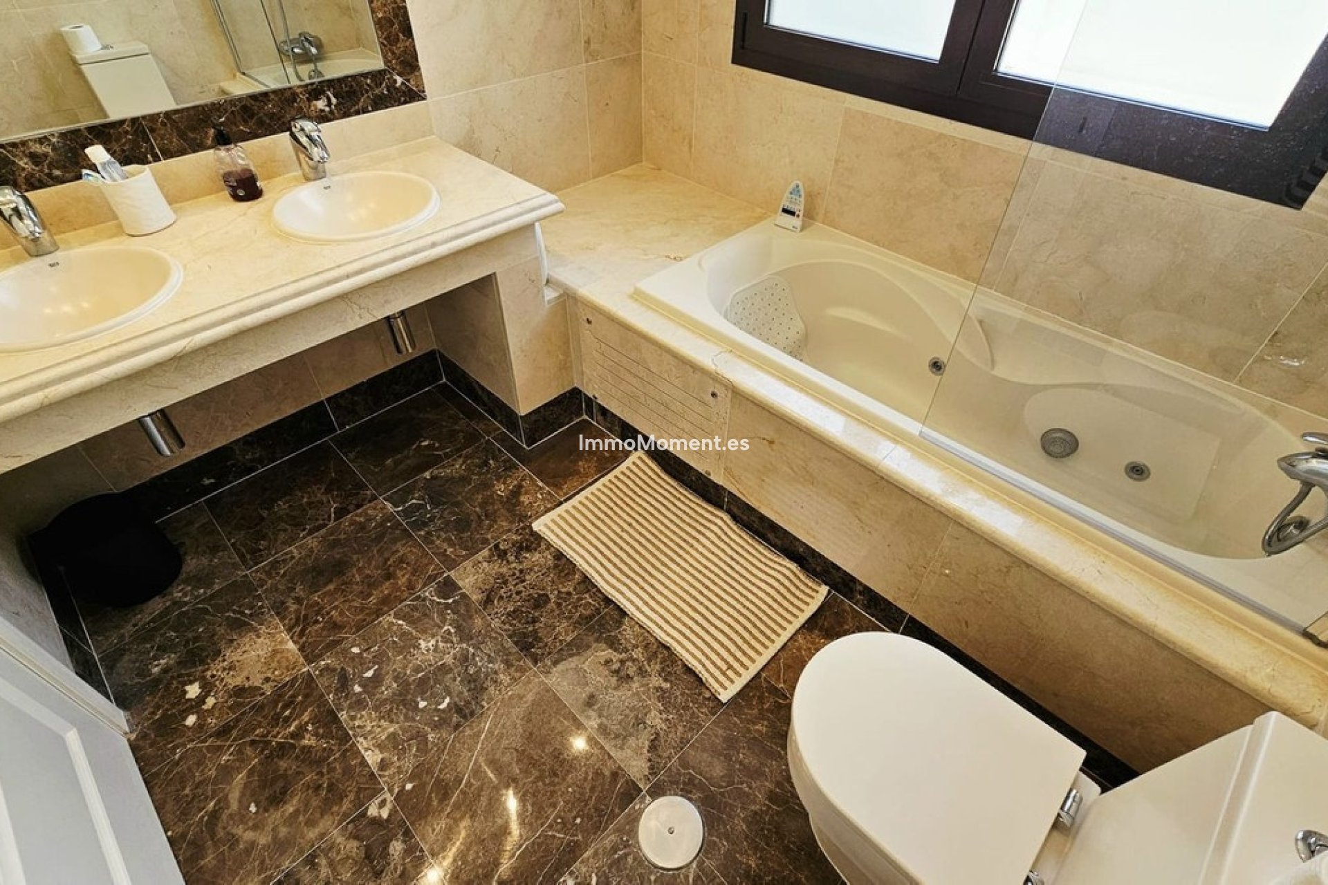Wiederverkauf - Freistehende Villa - Estepona  - Estepona Centro