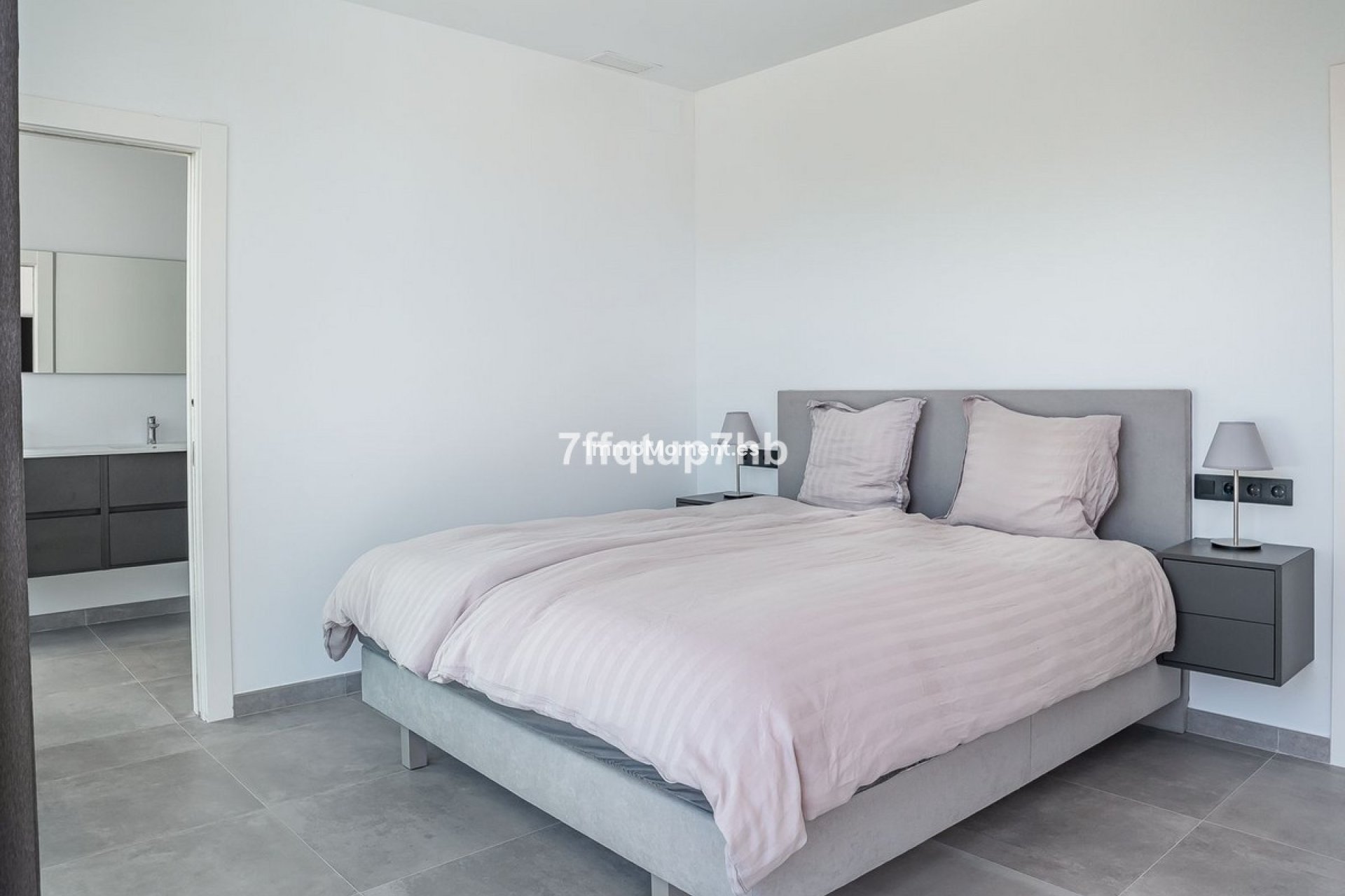 Wiederverkauf - Freistehende Villa - Estepona  - Estepona Centro