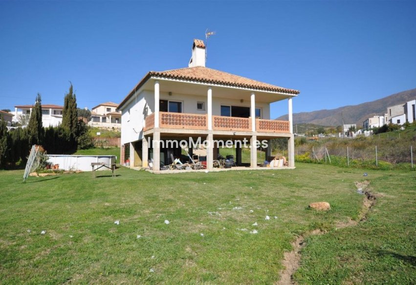 Wiederverkauf - Freistehende Villa - Estepona  - Estepona Centro