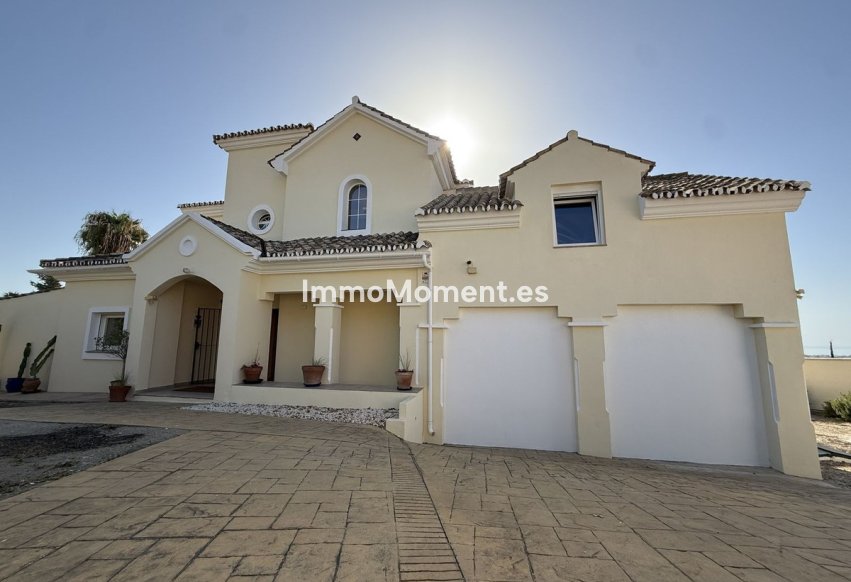 Wiederverkauf - Freistehende Villa - Estepona  - Estepona Centro