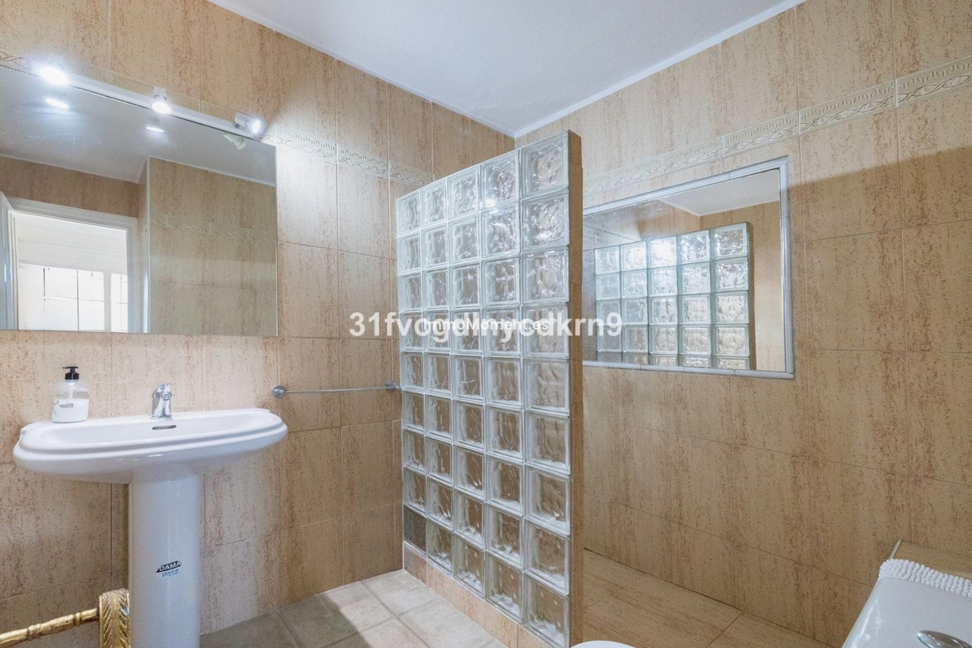 Wiederverkauf - Freistehende Villa - Estepona  - Estepona Centro
