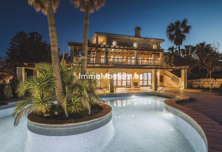 Wiederverkauf - Freistehende Villa - Estepona  - Estepona Centro