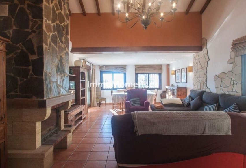 Wiederverkauf - Freistehende Villa - Estepona  - Estepona Centro
