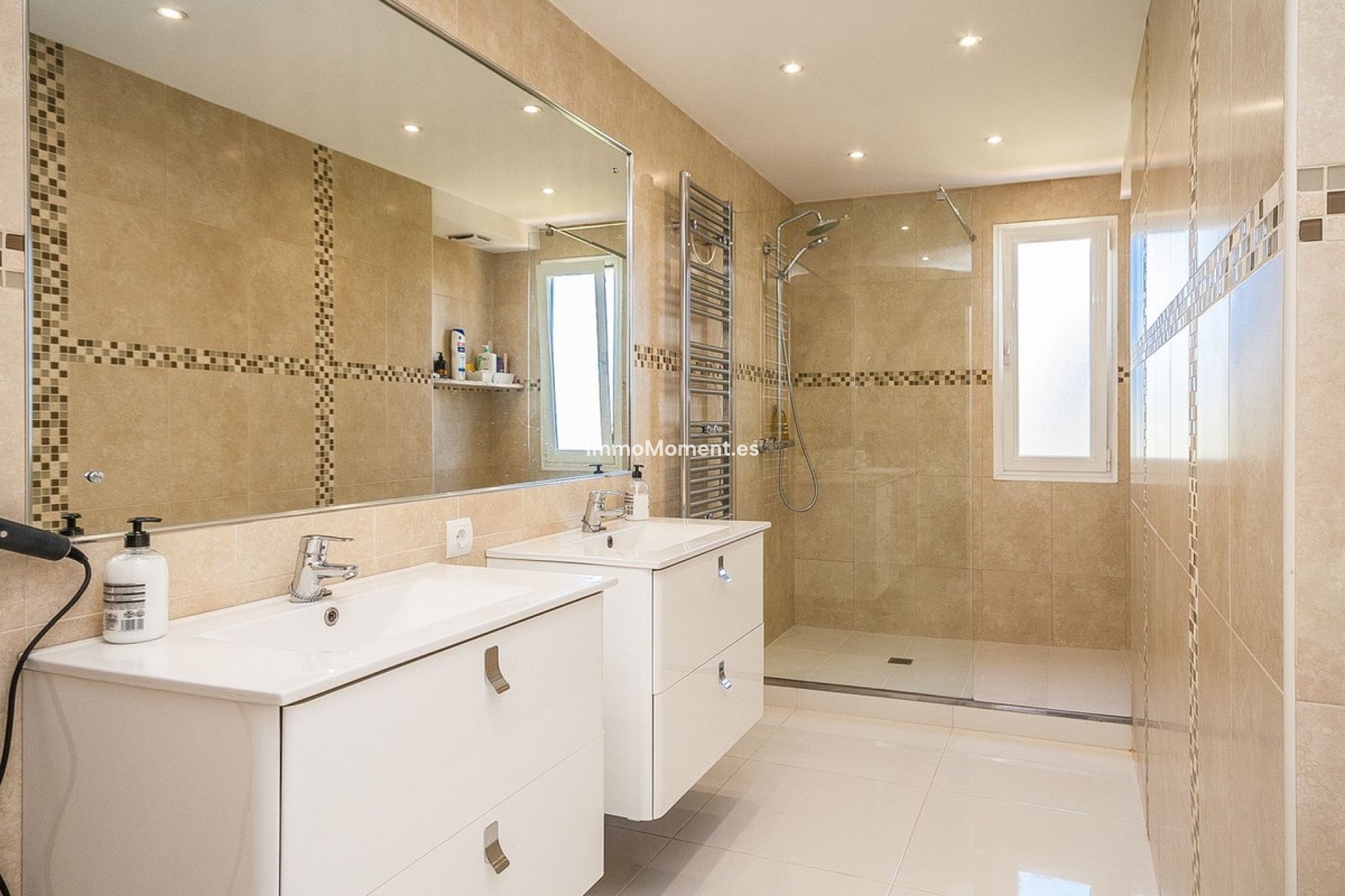 Wiederverkauf - Freistehende Villa - Estepona  - Estepona Centro