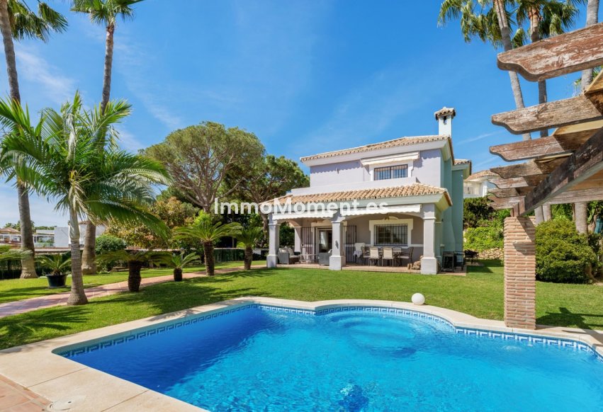 Wiederverkauf - Freistehende Villa - Estepona  - Estepona Centro
