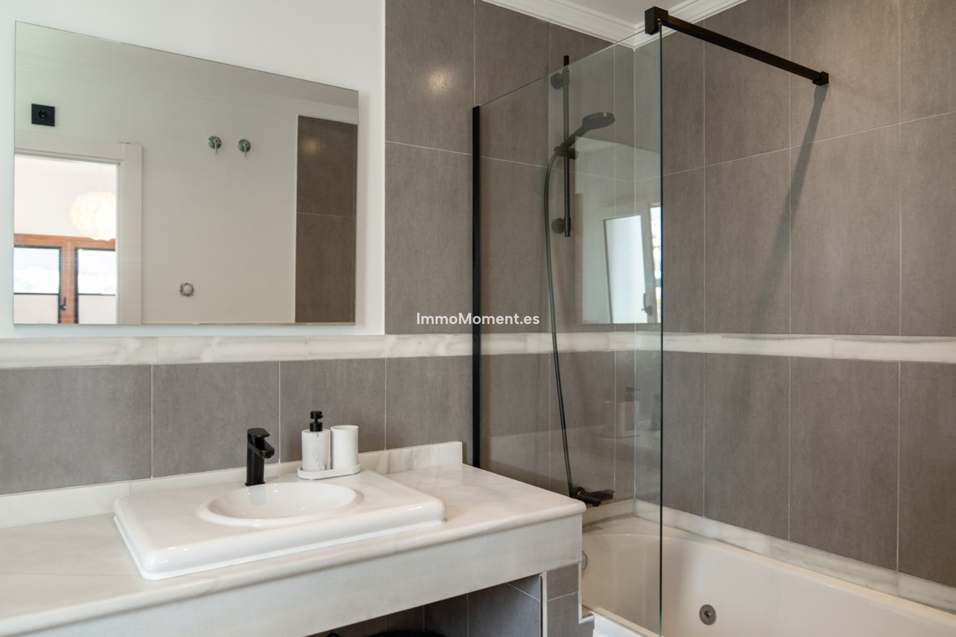 Wiederverkauf - Freistehende Villa - Estepona  - Estepona Centro
