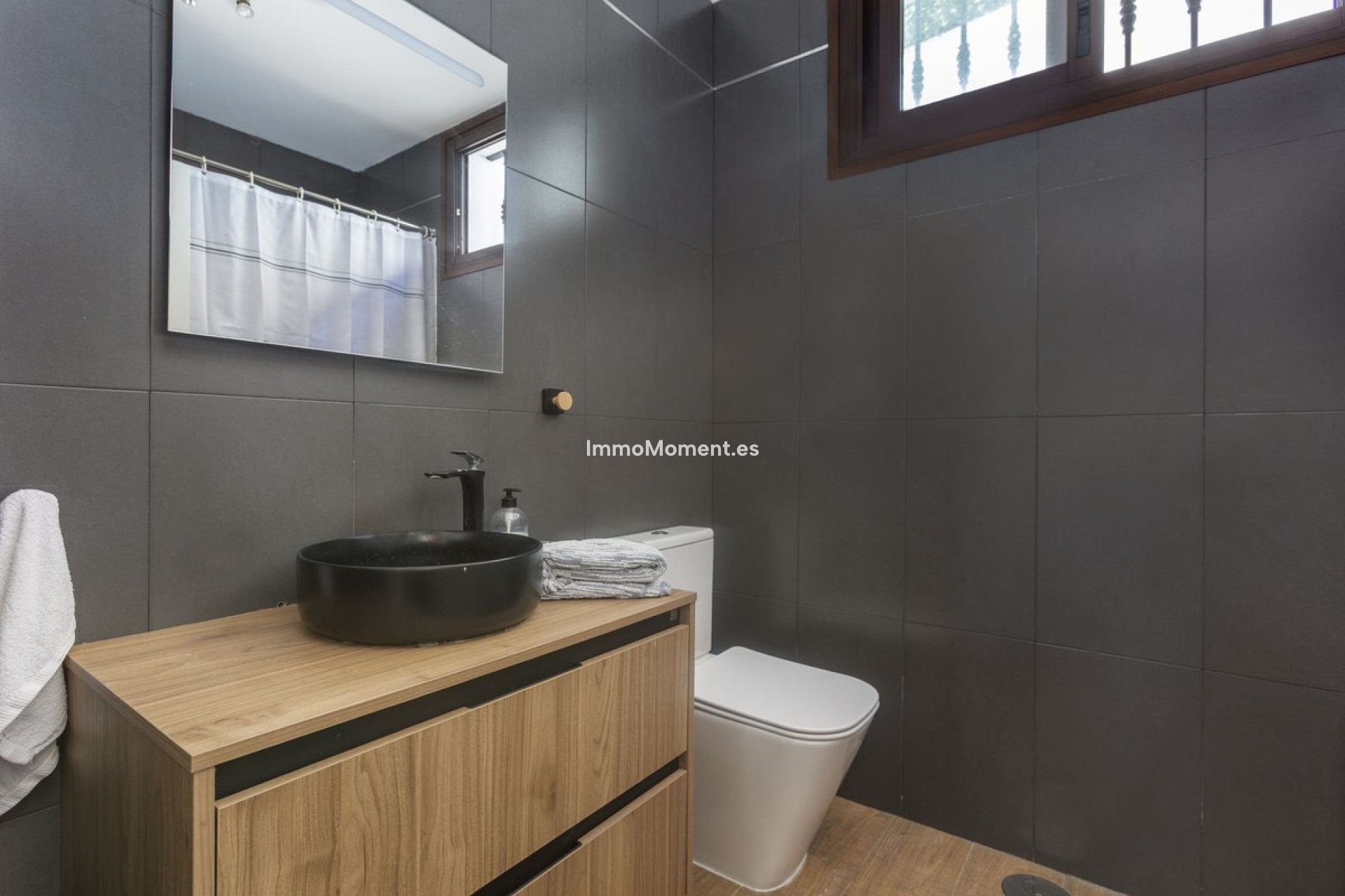 Wiederverkauf - Freistehende Villa - Estepona  - Estepona Centro
