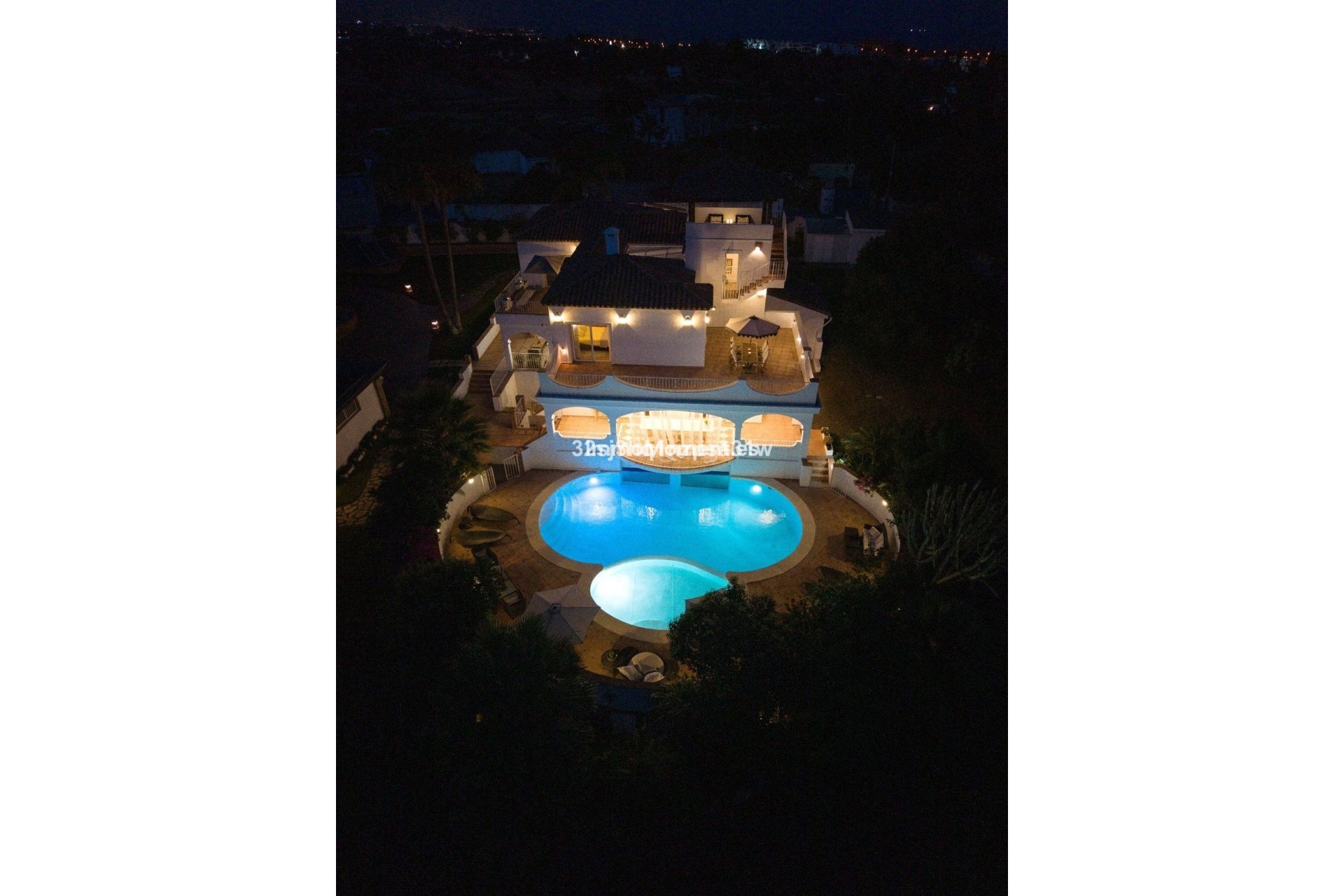 Wiederverkauf - Freistehende Villa - Estepona  - Estepona Centro