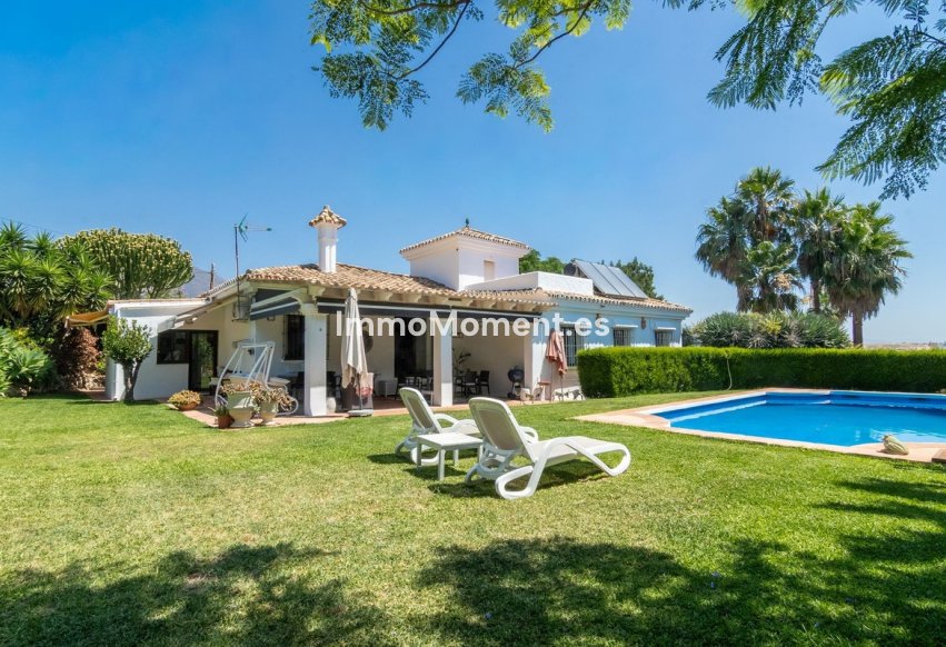 Wiederverkauf - Freistehende Villa - Estepona  - Estepona Centro