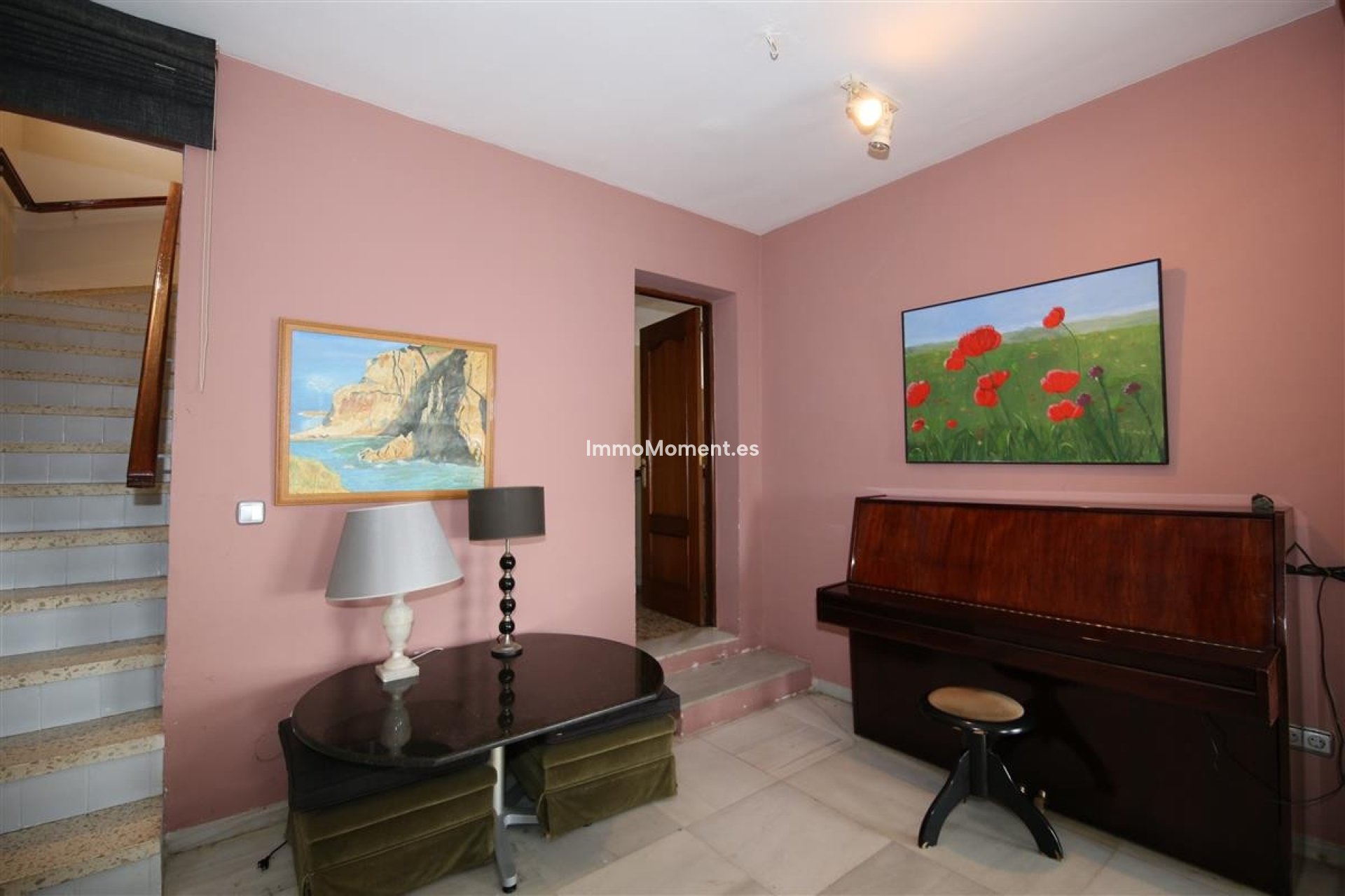Wiederverkauf - Freistehende Villa - Estepona  - Estepona Centro