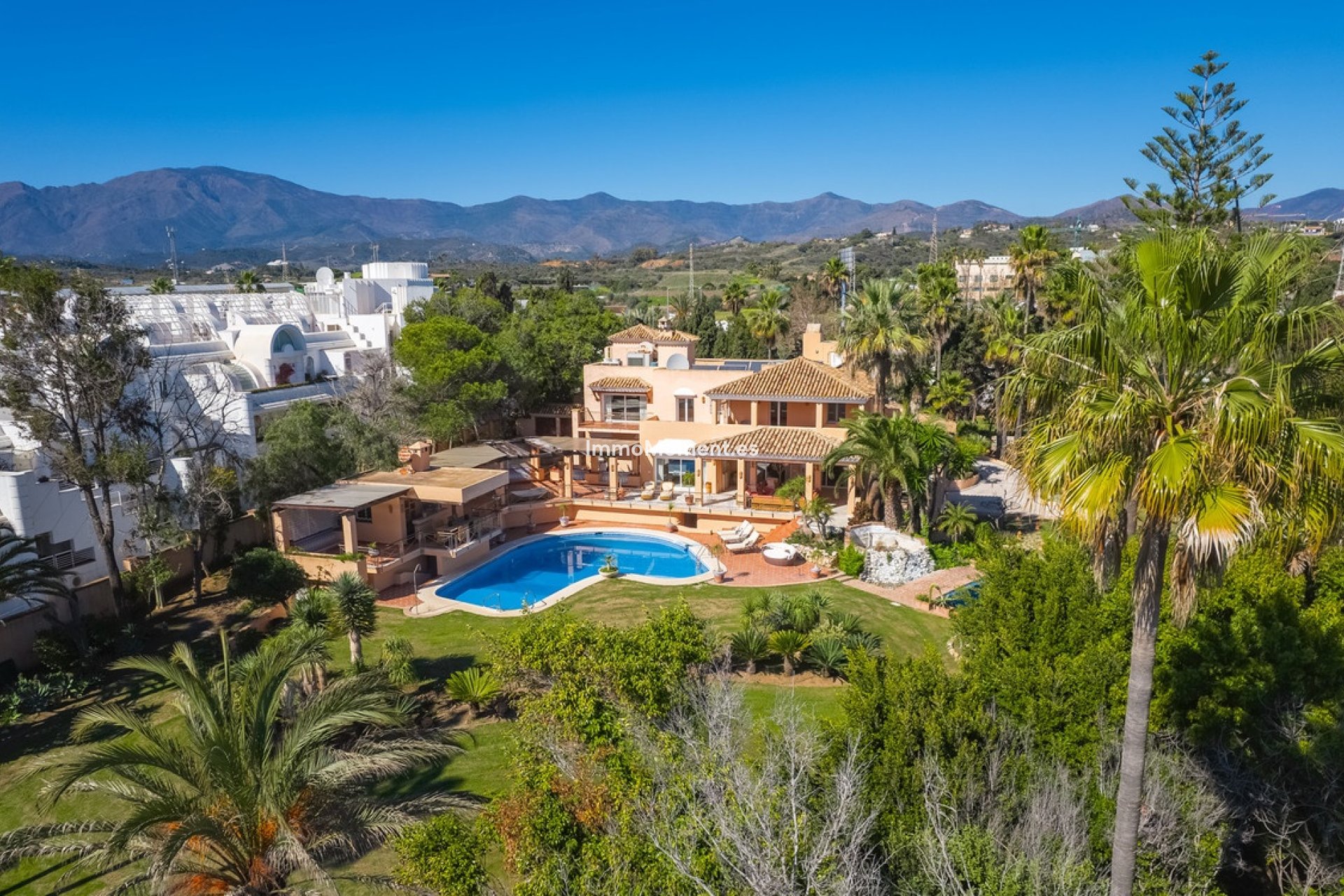 Wiederverkauf - Freistehende Villa - Estepona  - New Golden Mile