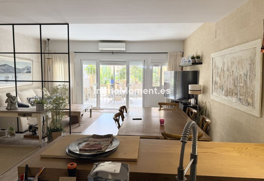 Wiederverkauf - Freistehende Villa - Estepona  - Selwo