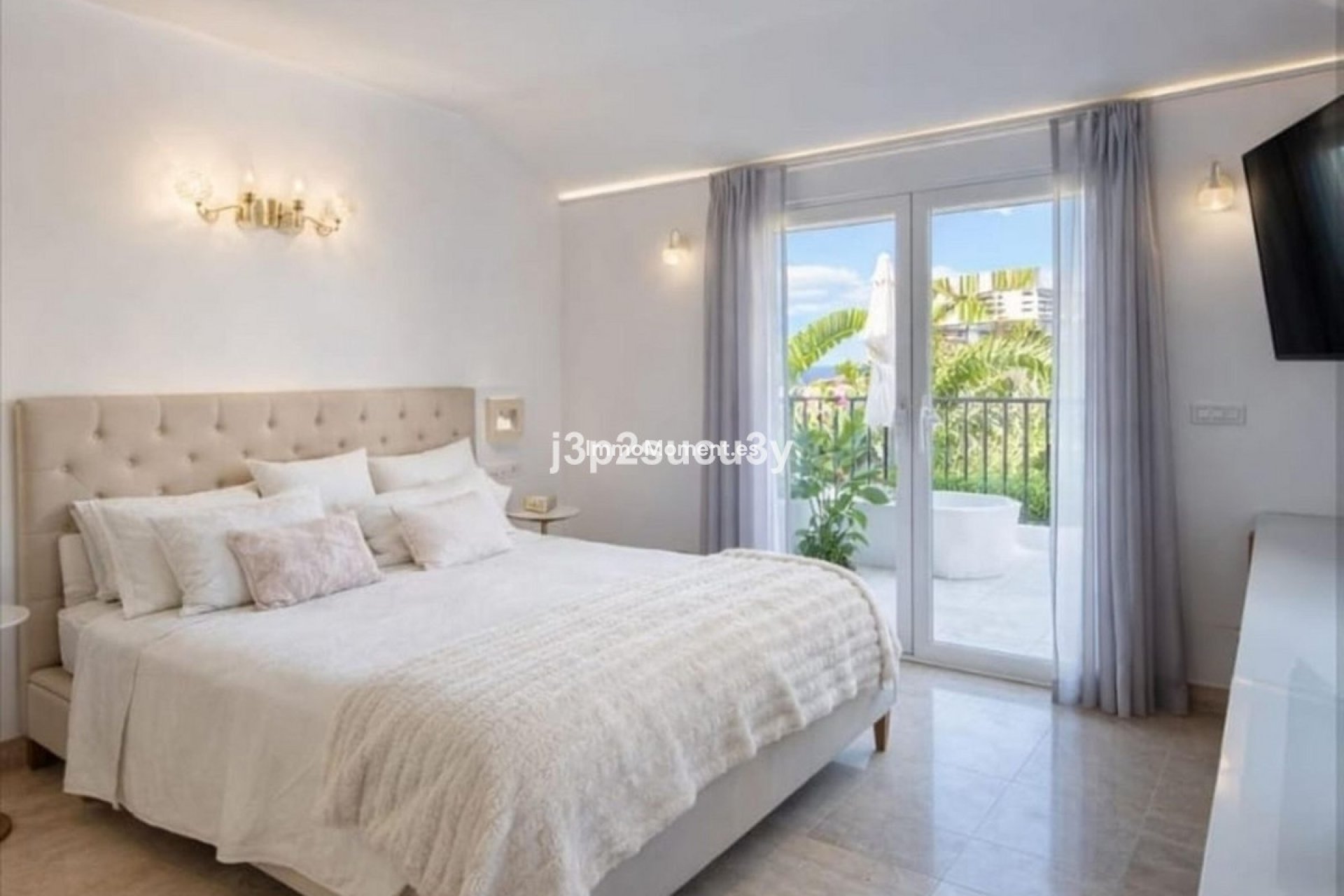 Wiederverkauf - Freistehende Villa - Estepona  - Selwo