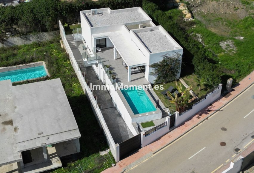 Wiederverkauf - Freistehende Villa - Estepona  - Valle Romano