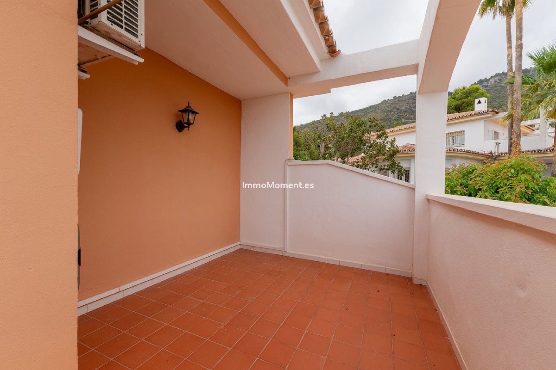 Wiederverkauf - Freistehende Villa -   Inländisch - Alhaurín de la Torre