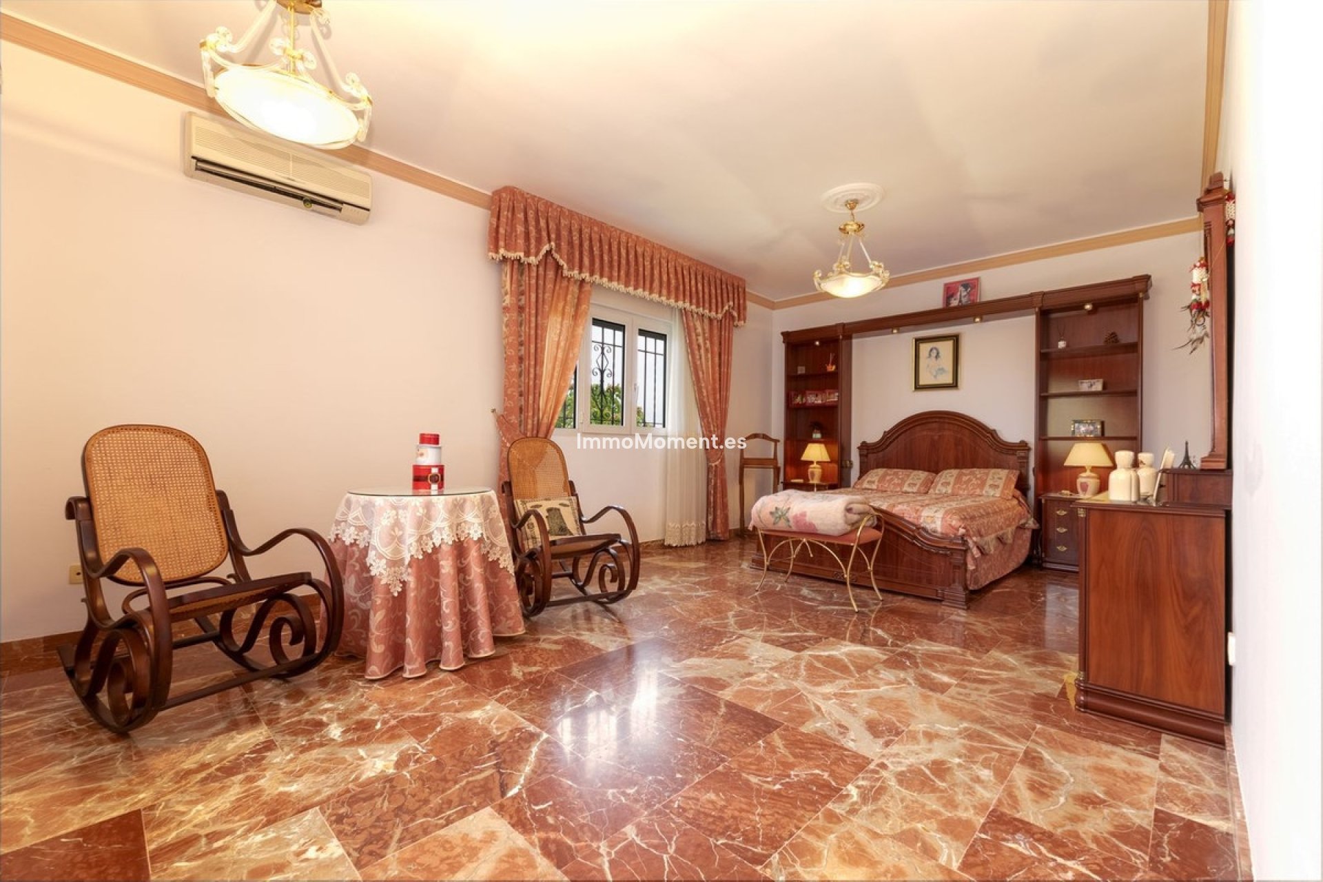 Wiederverkauf - Freistehende Villa -   Inländisch - Alhaurín de la Torre