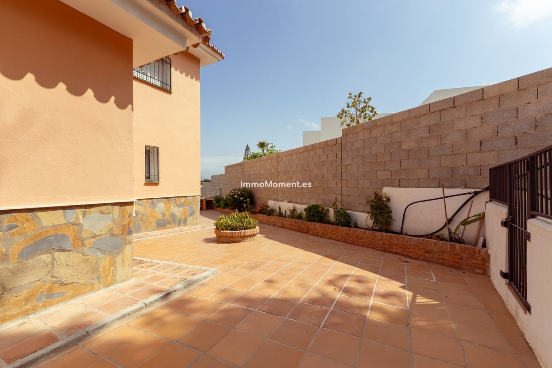 Wiederverkauf - Freistehende Villa -   Inländisch - Alhaurín de la Torre