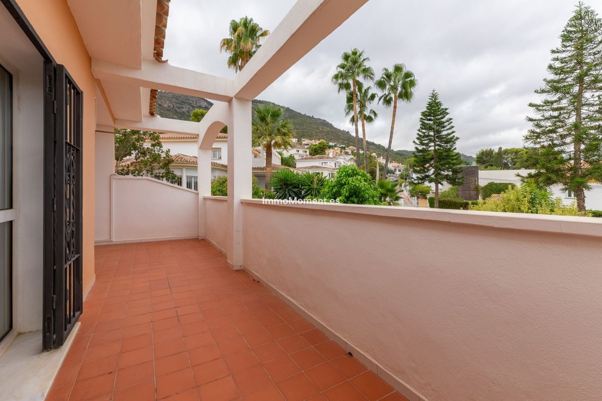 Wiederverkauf - Freistehende Villa -   Inländisch - Alhaurín de la Torre