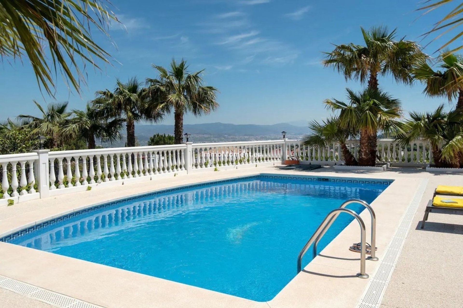 Wiederverkauf - Freistehende Villa -   Inländisch - Alhaurín de la Torre