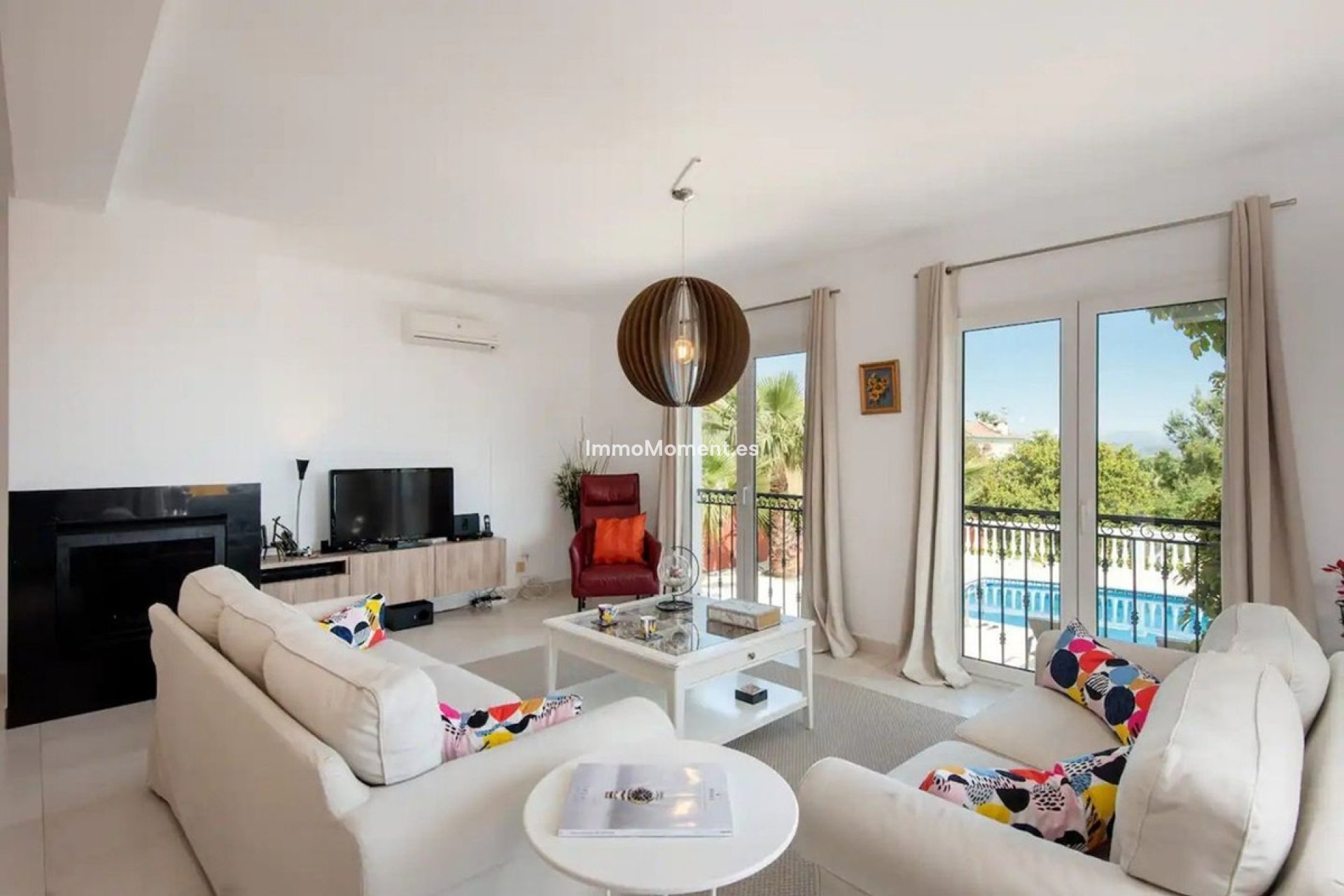 Wiederverkauf - Freistehende Villa -   Inländisch - Alhaurín de la Torre