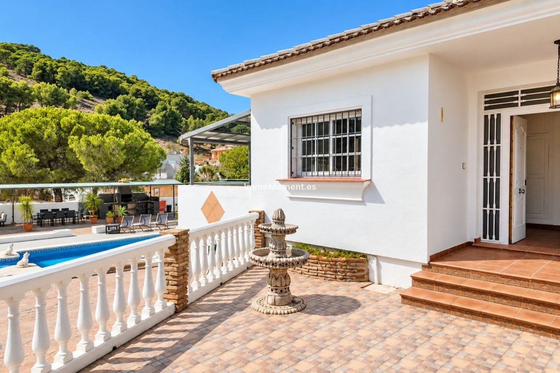 Wiederverkauf - Freistehende Villa -   Inländisch - Alhaurín de la Torre