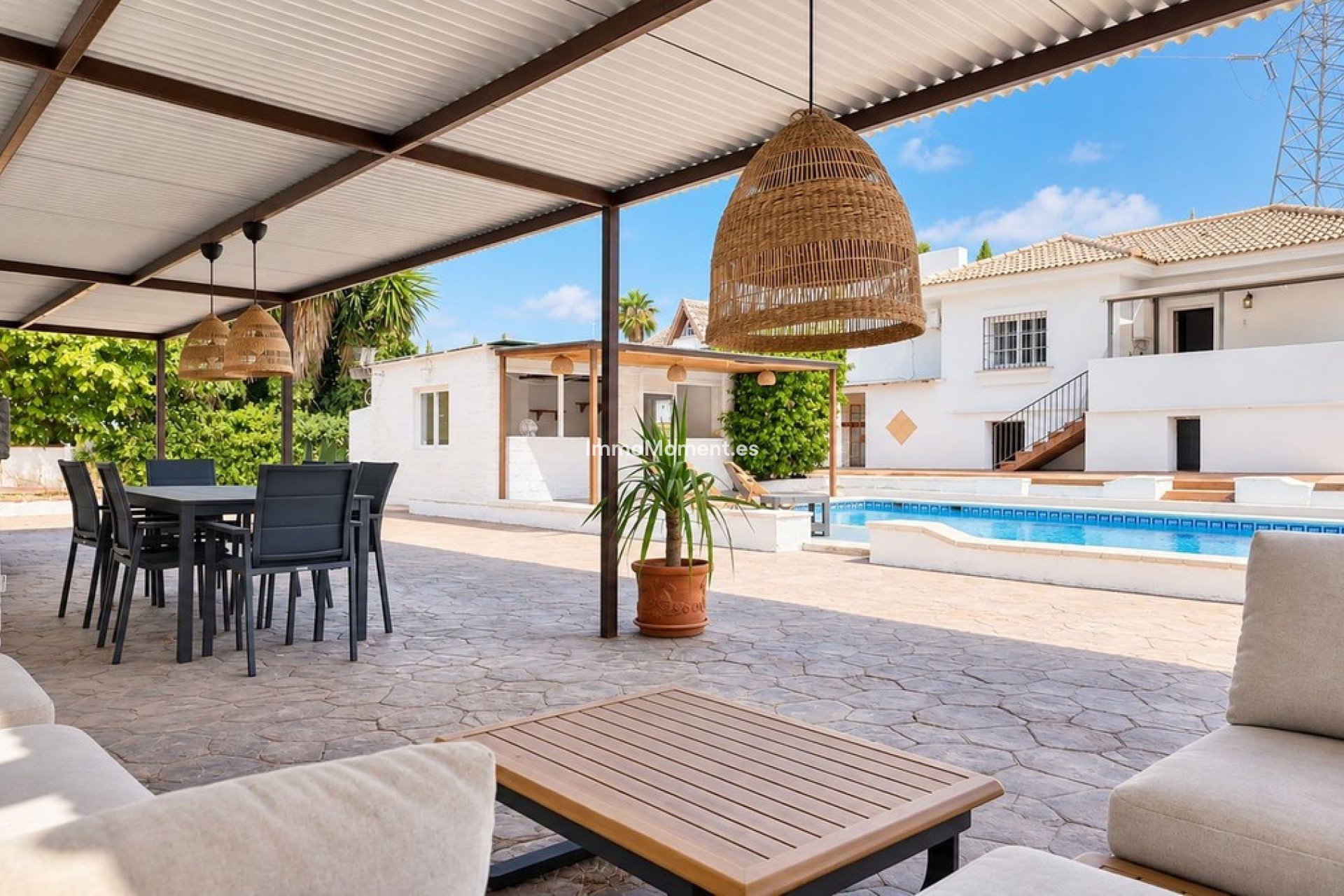 Wiederverkauf - Freistehende Villa -   Inländisch - Alhaurín de la Torre