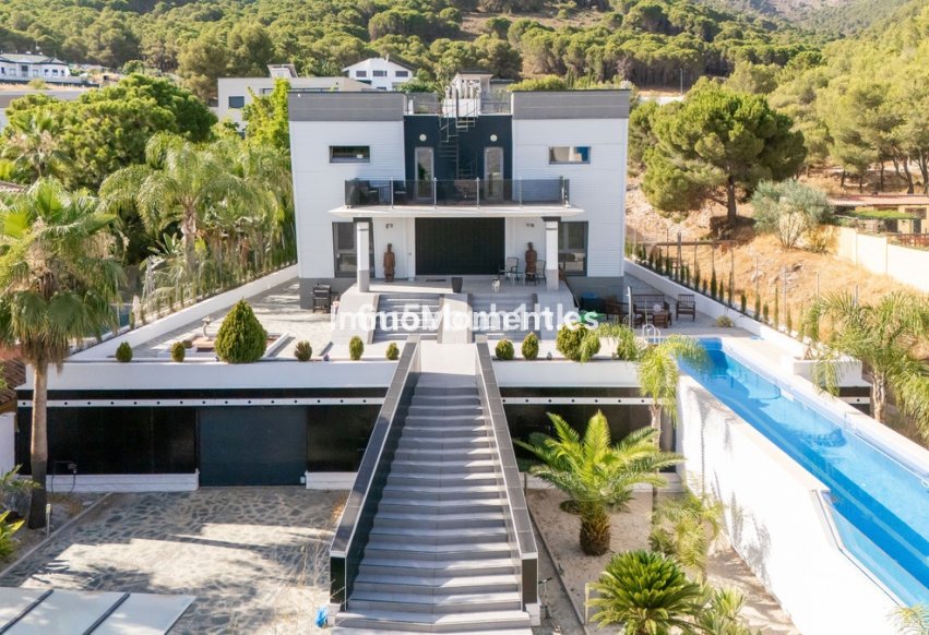 Wiederverkauf - Freistehende Villa -   Inländisch - Alhaurín de la Torre