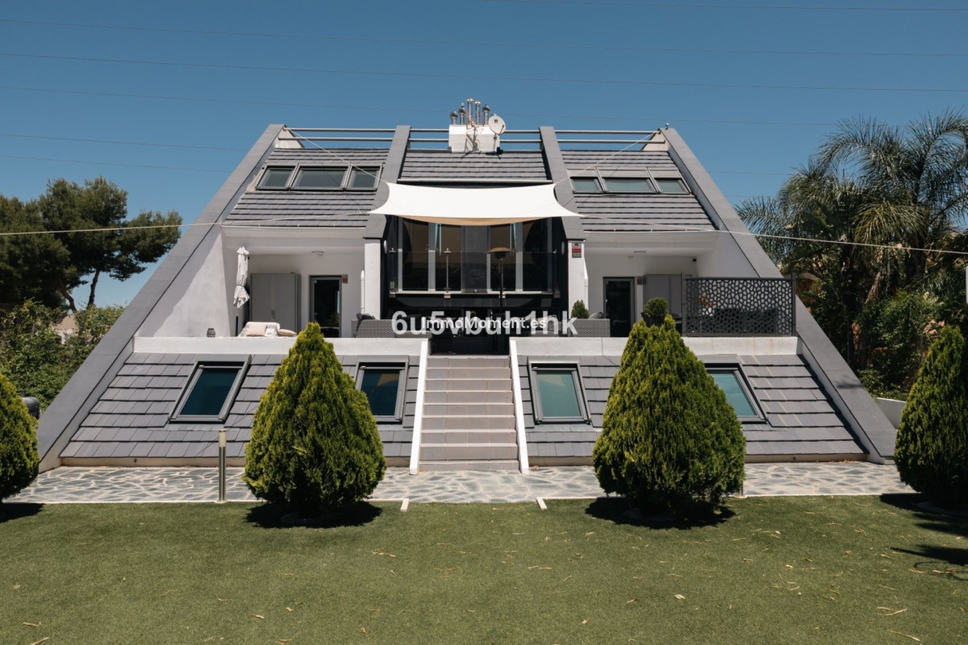 Wiederverkauf - Freistehende Villa -   Inländisch - Alhaurín de la Torre
