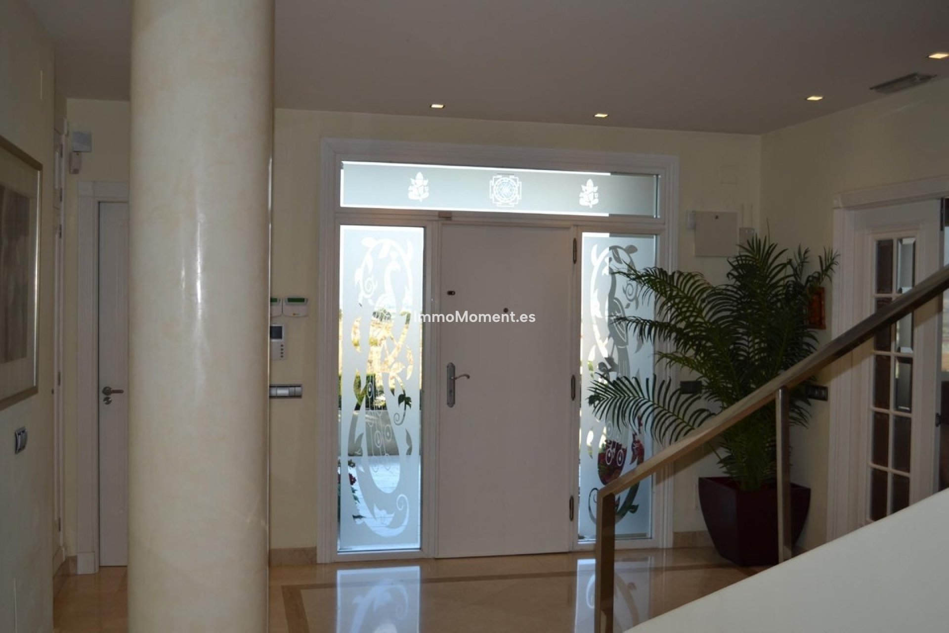 Wiederverkauf - Freistehende Villa -   Inländisch - Alhaurín de la Torre