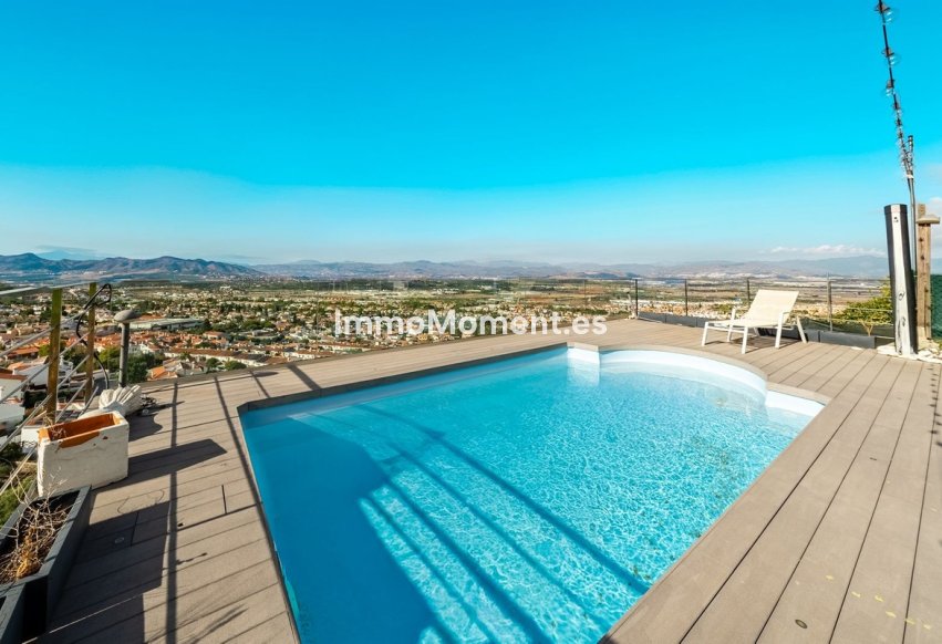 Wiederverkauf - Freistehende Villa -   Inländisch - Alhaurín de la Torre