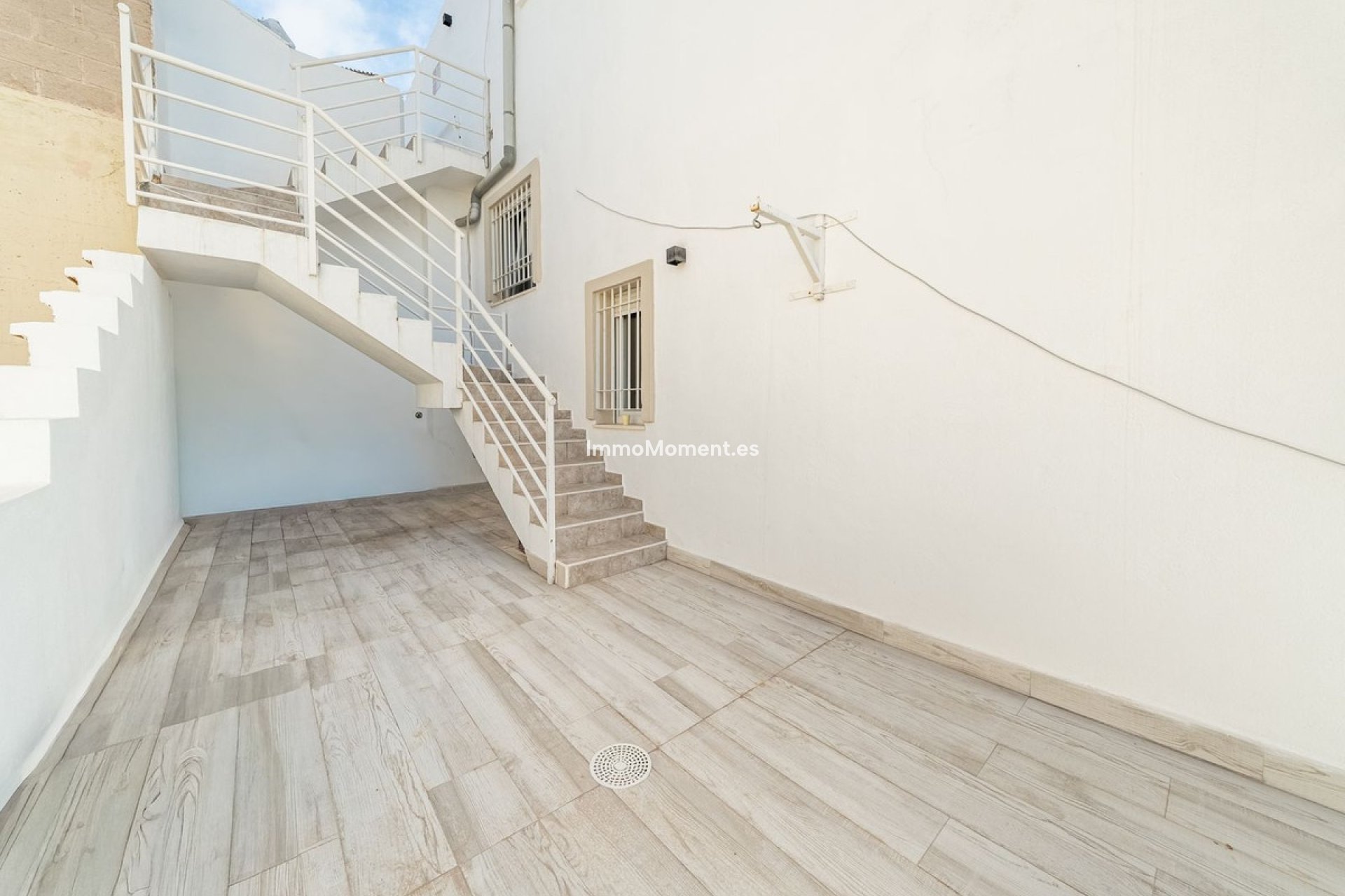 Wiederverkauf - Freistehende Villa -   Inländisch - Alhaurín de la Torre