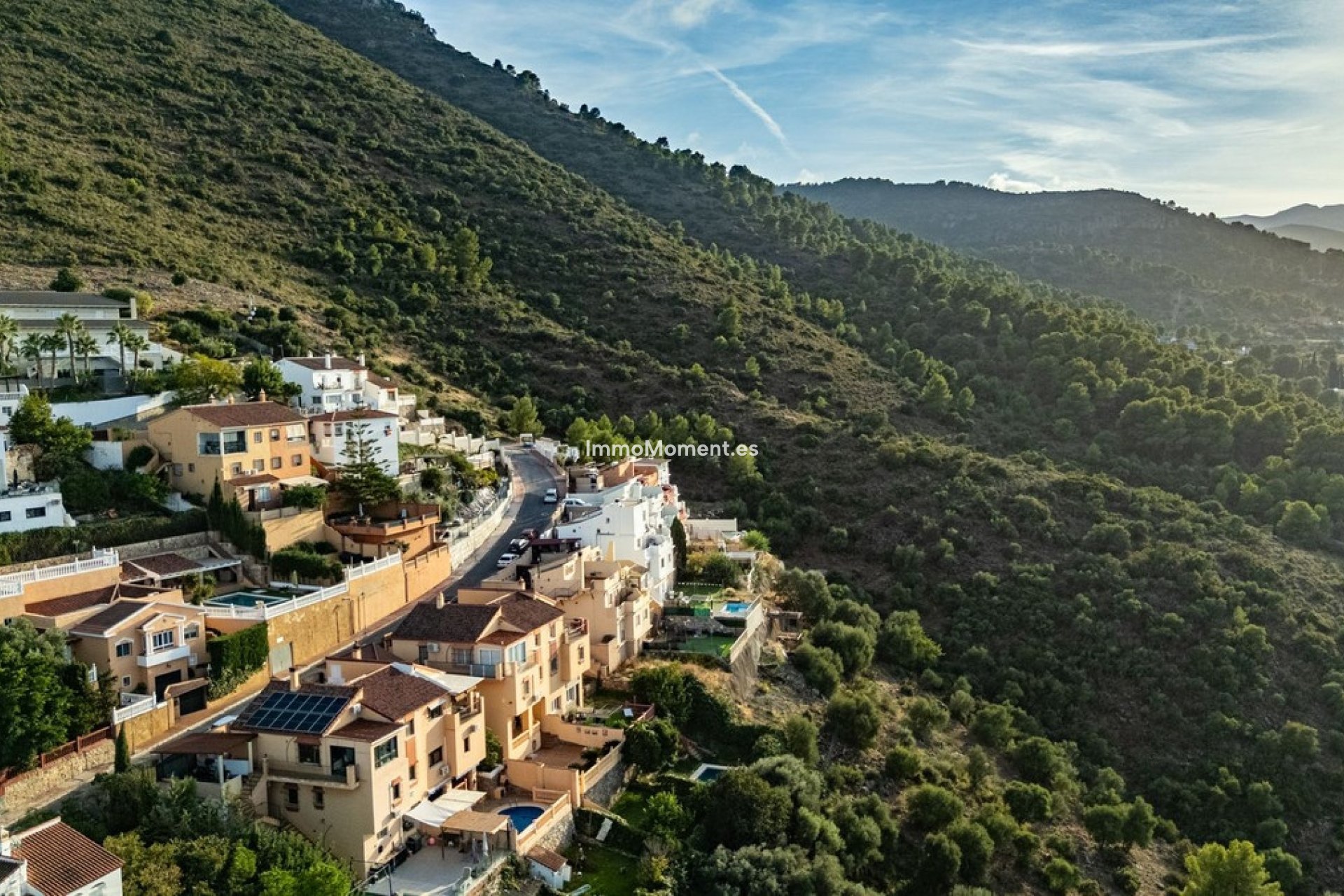 Wiederverkauf - Freistehende Villa -   Inländisch - Alhaurín de la Torre