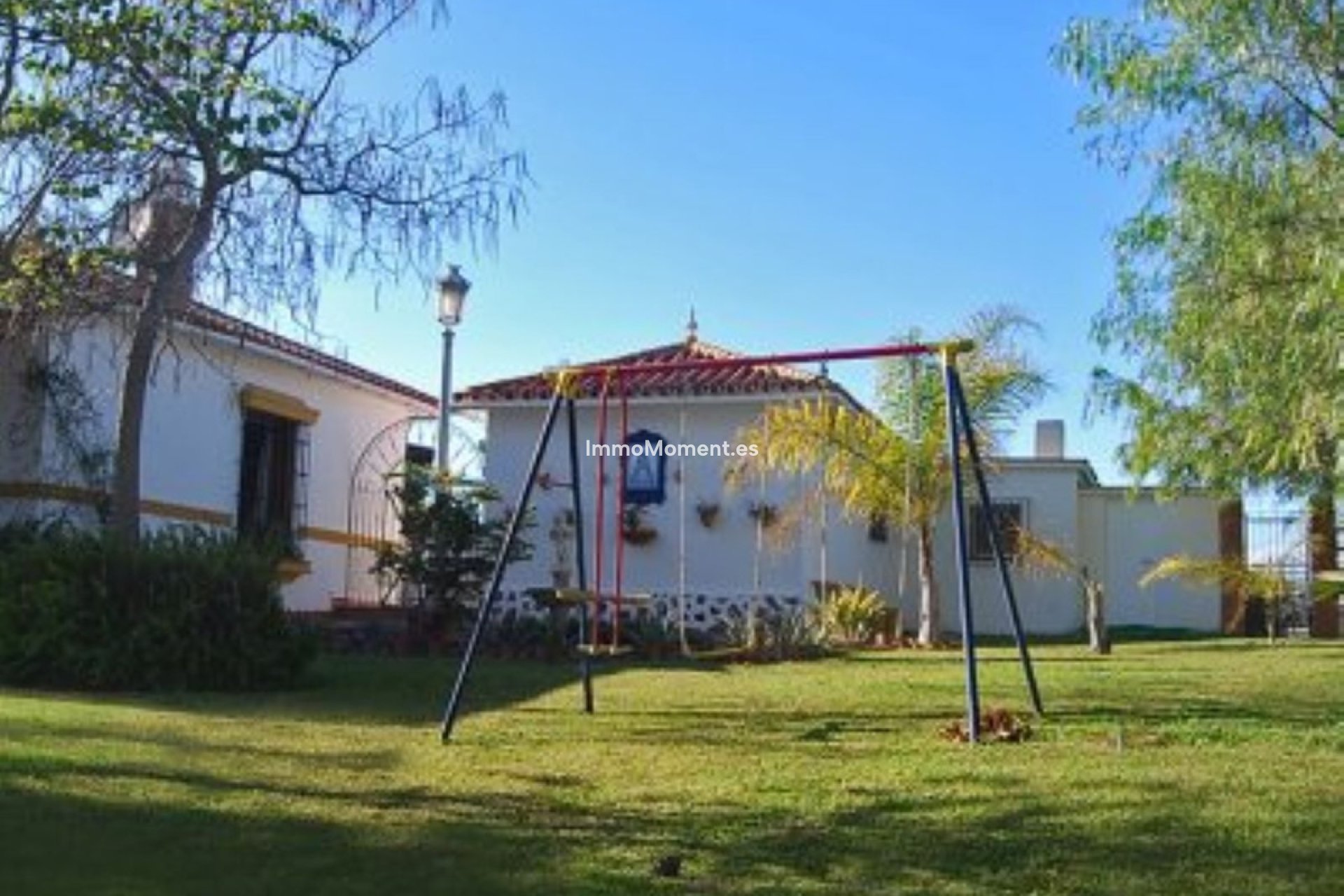 Wiederverkauf - Freistehende Villa -   Inländisch - Alhaurín de la Torre