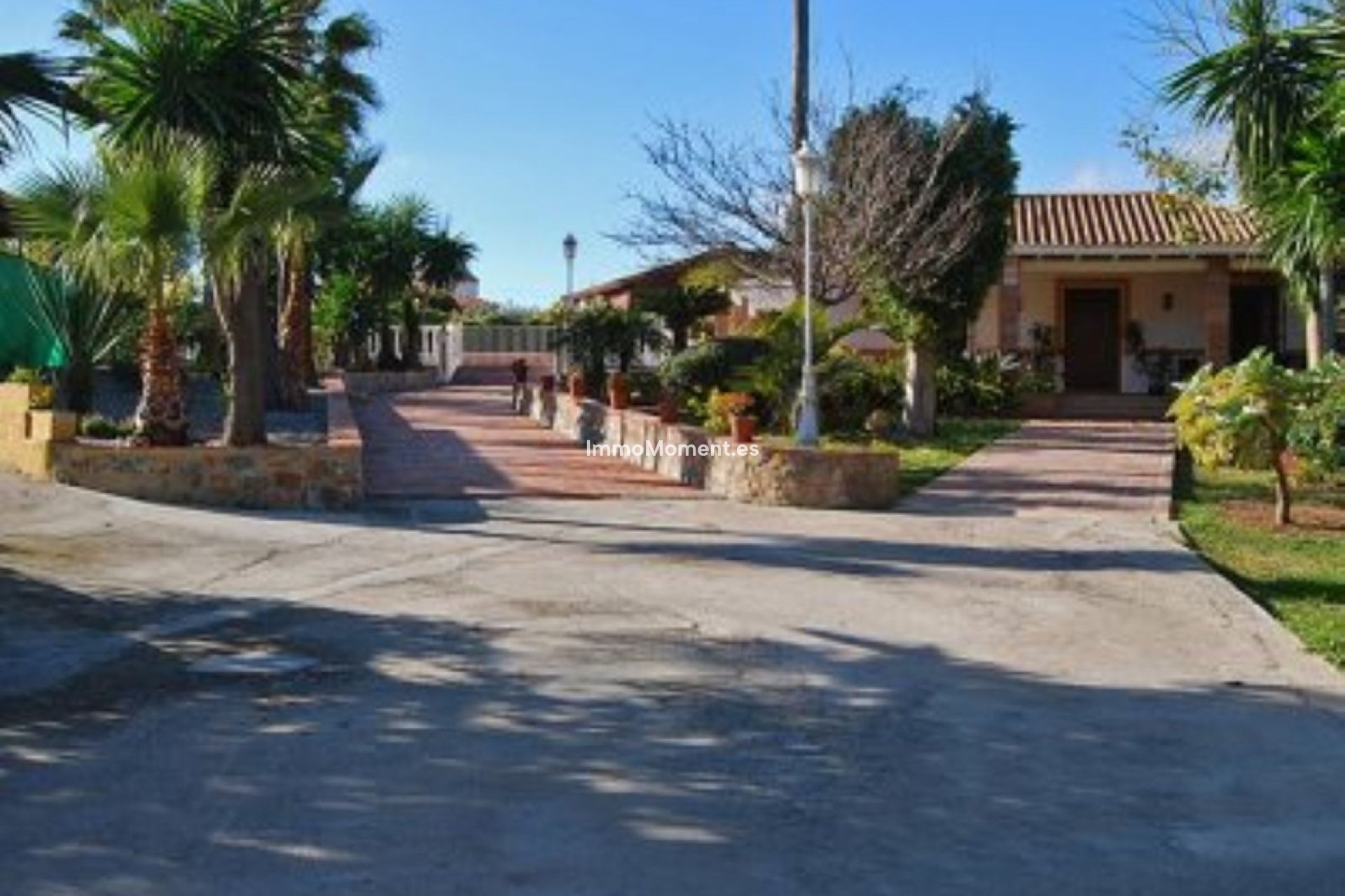 Wiederverkauf - Freistehende Villa -   Inländisch - Alhaurín de la Torre