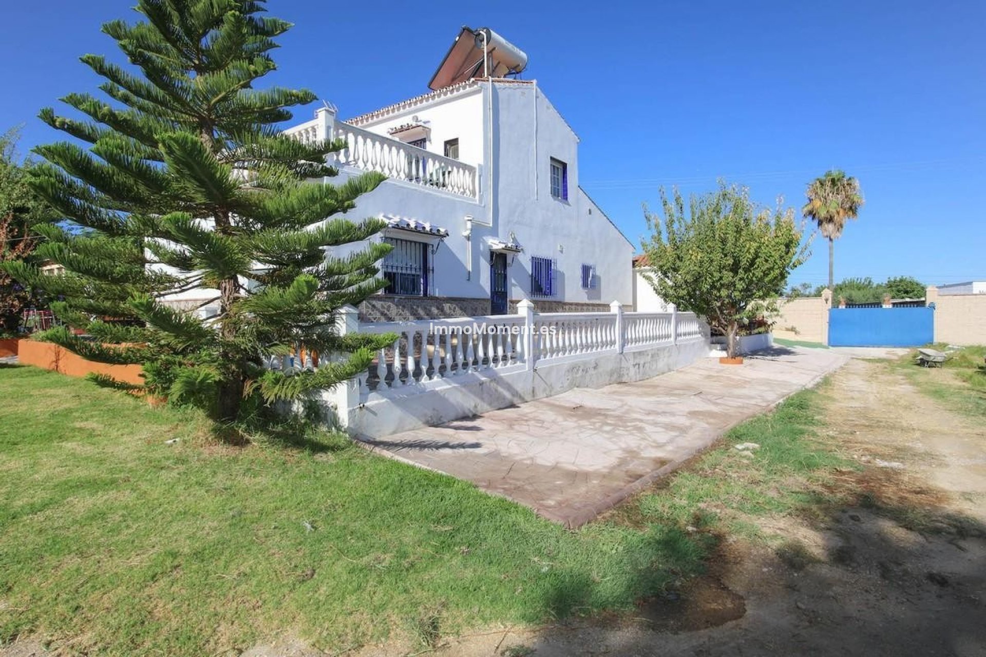 Wiederverkauf - Freistehende Villa -   Inländisch - Alhaurín de la Torre