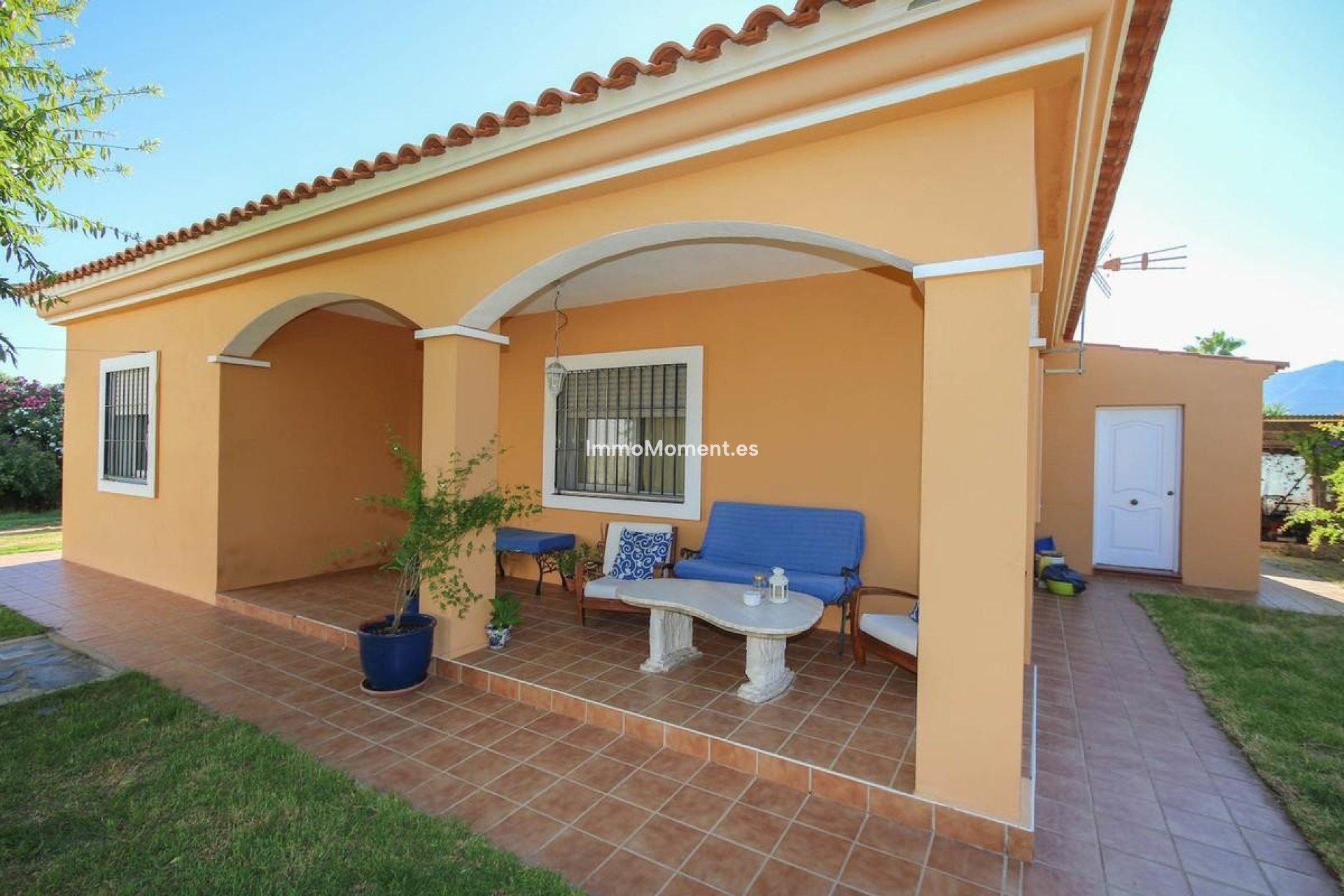 Wiederverkauf - Freistehende Villa -   Inländisch - Alhaurín de la Torre