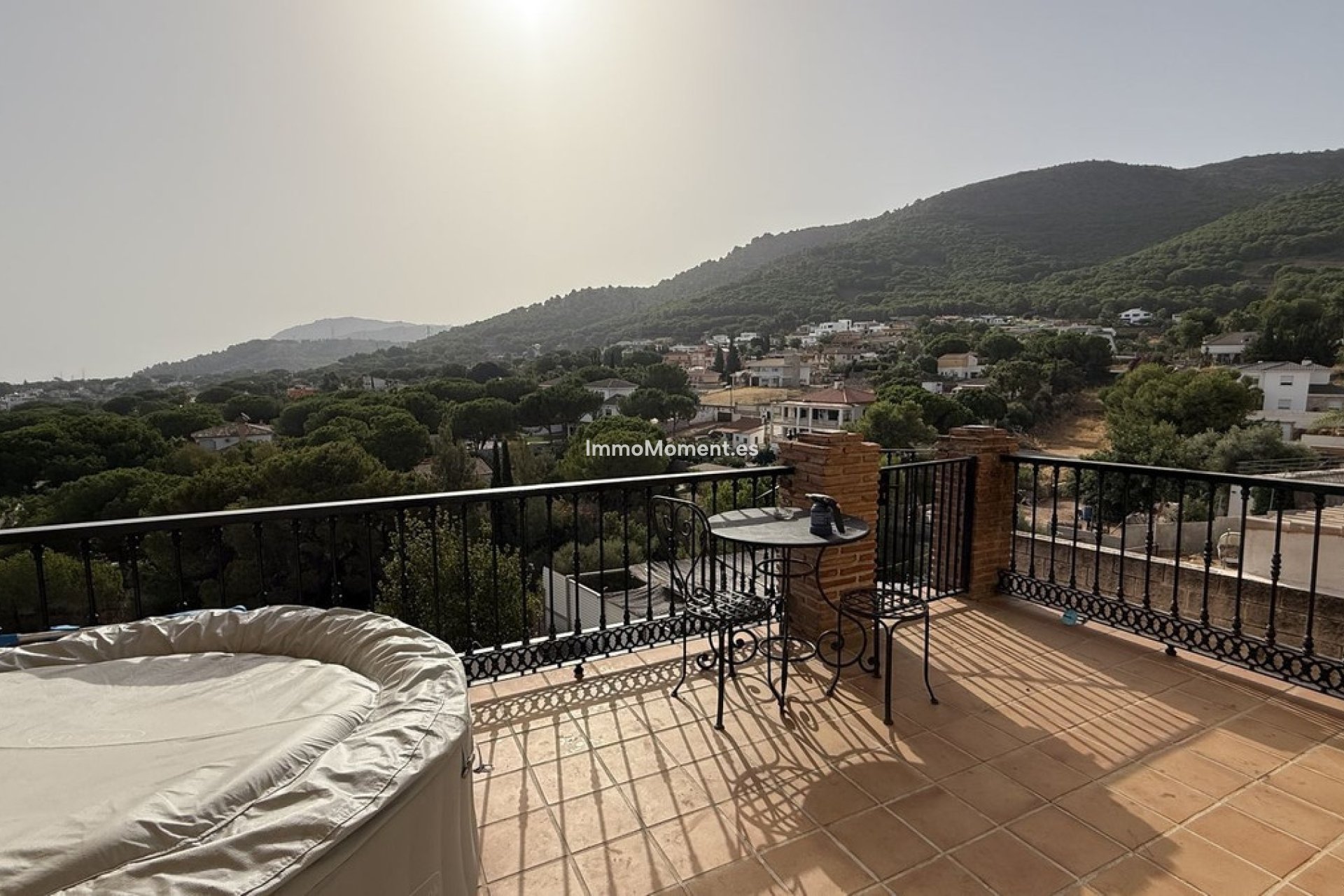 Wiederverkauf - Freistehende Villa -   Inländisch - Alhaurín de la Torre