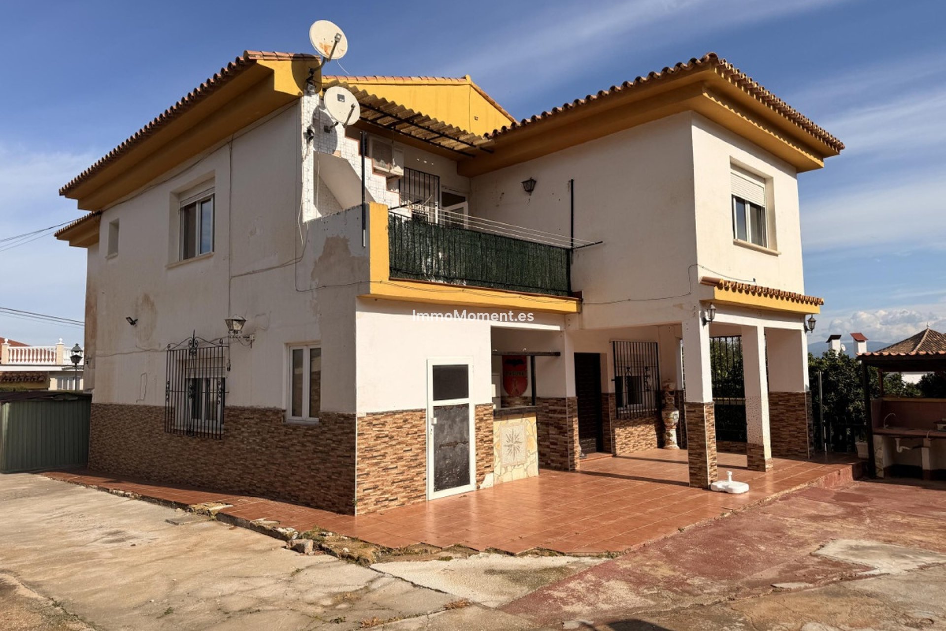 Wiederverkauf - Freistehende Villa -   Inländisch - Alhaurín de la Torre