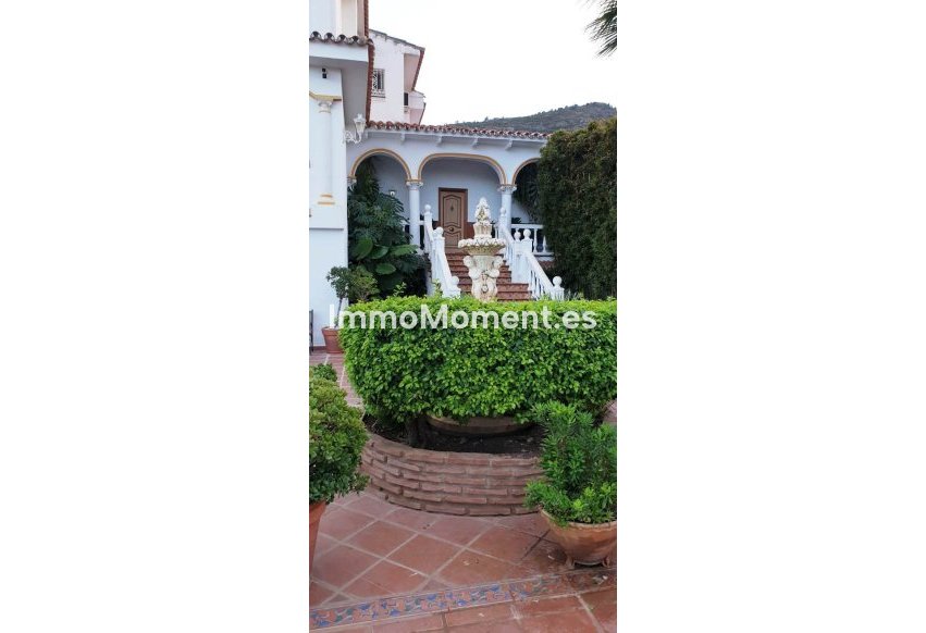 Wiederverkauf - Freistehende Villa -   Inländisch - Alhaurín de la Torre