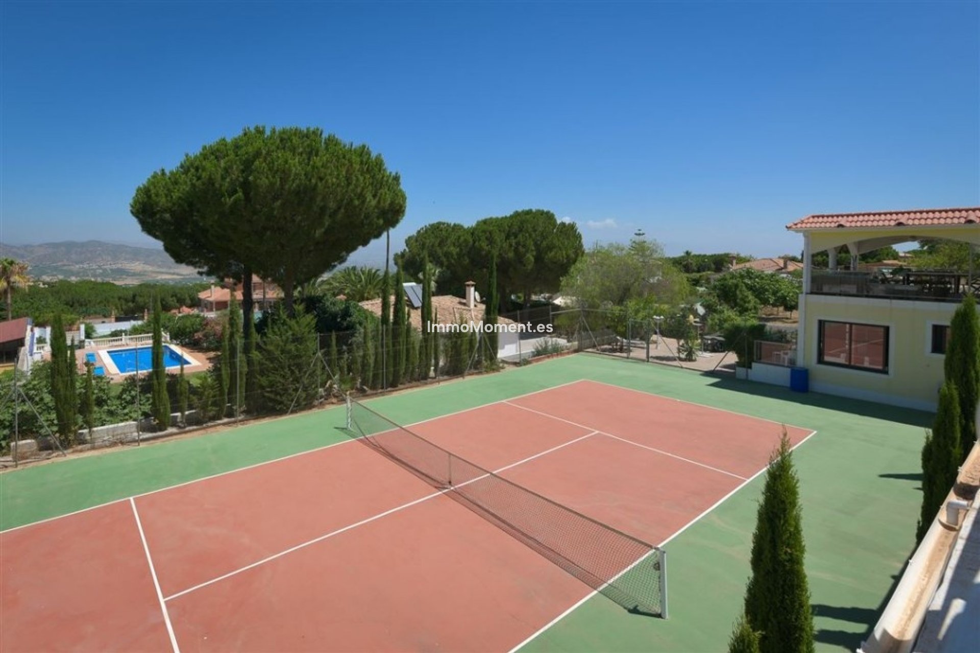 Wiederverkauf - Freistehende Villa -   Inländisch - Alhaurín de la Torre