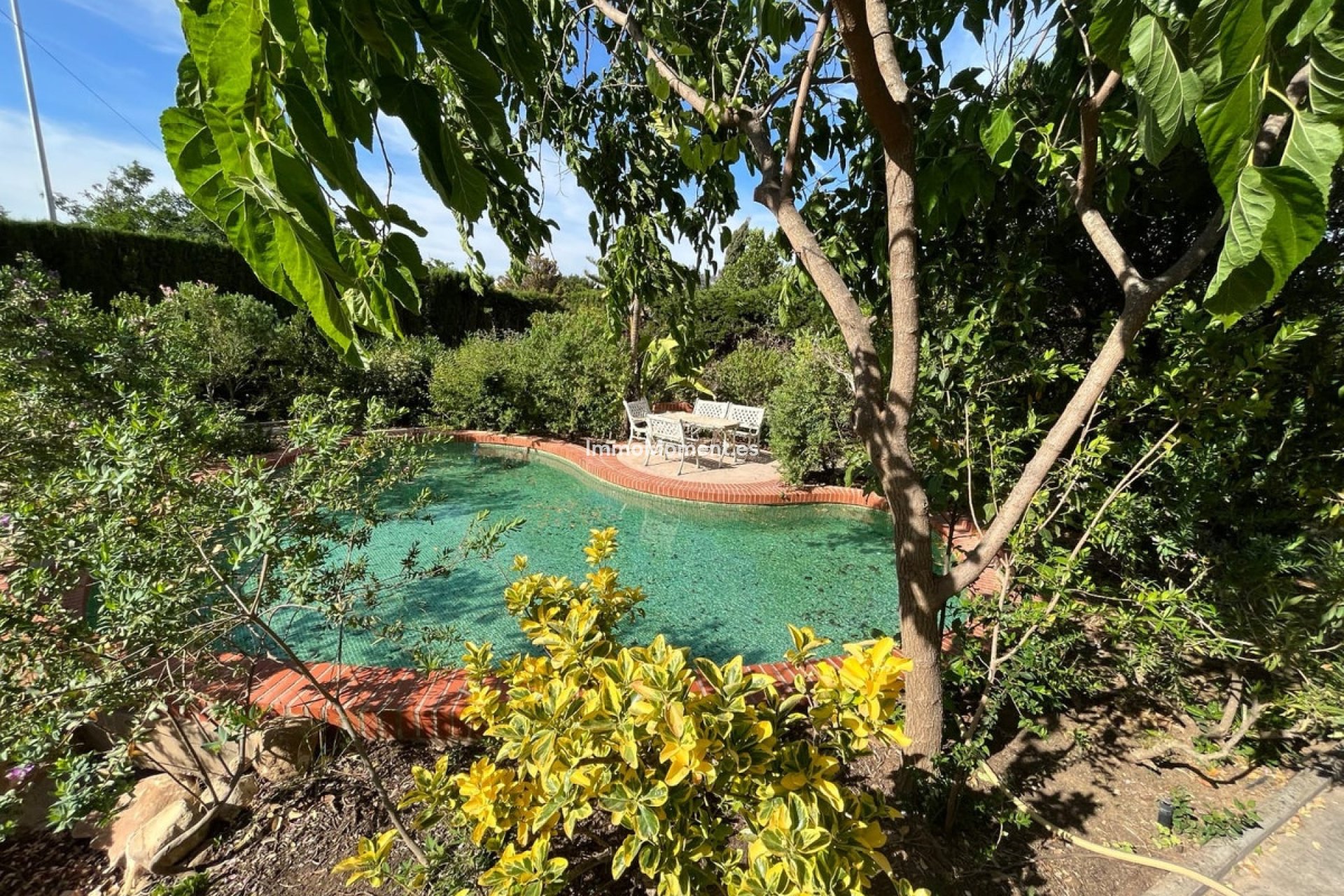 Wiederverkauf - Freistehende Villa -   Inländisch - Alhaurín de la Torre