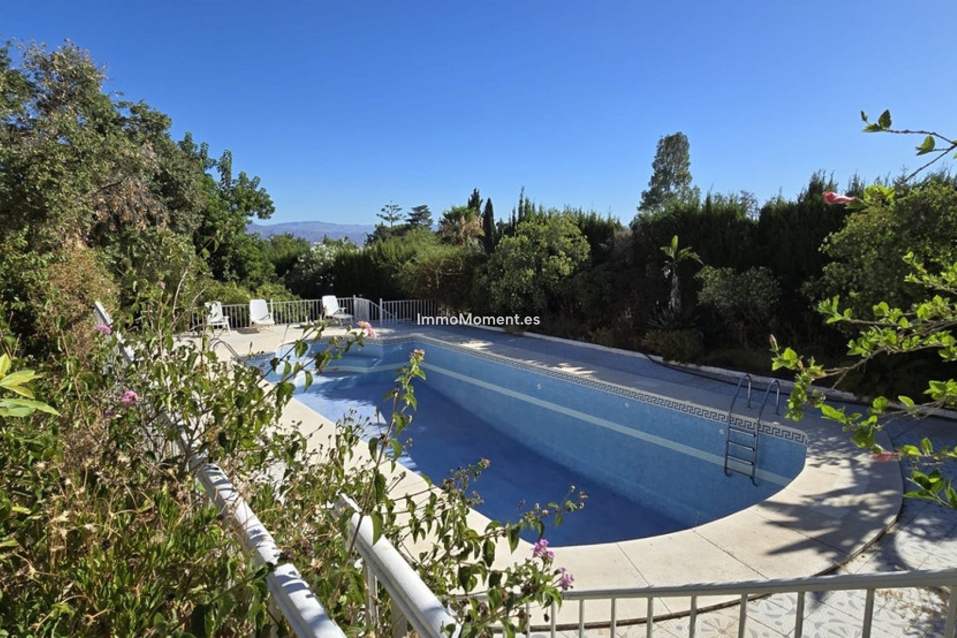 Wiederverkauf - Freistehende Villa -   Inländisch - Alhaurín de la Torre